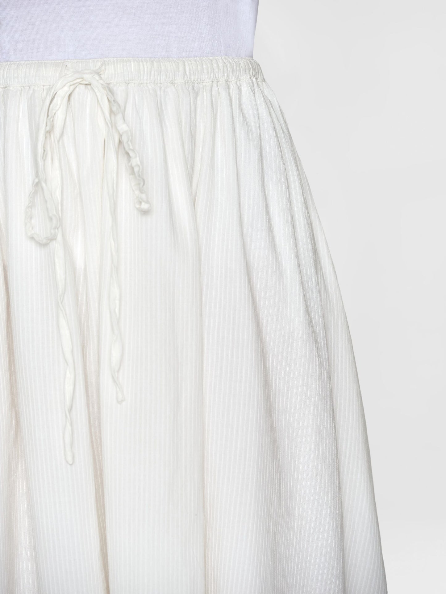 Jupe midi en coton bio | Rayé blanc "stripe structure a-shape mid-length skirt egret"