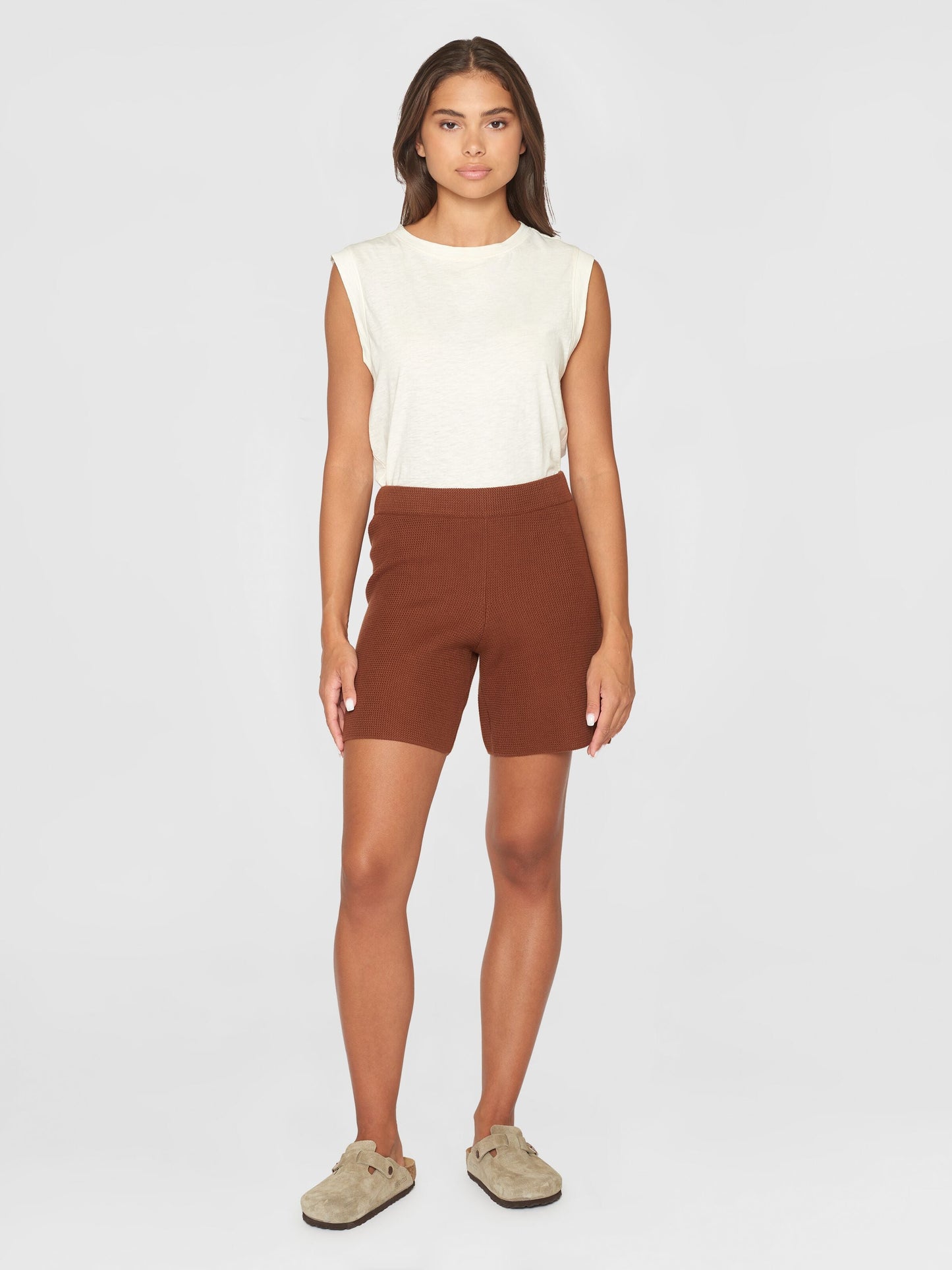 Short en coton bio | Marron "gale mid-rise cotton racking stich shorts tiramisu"