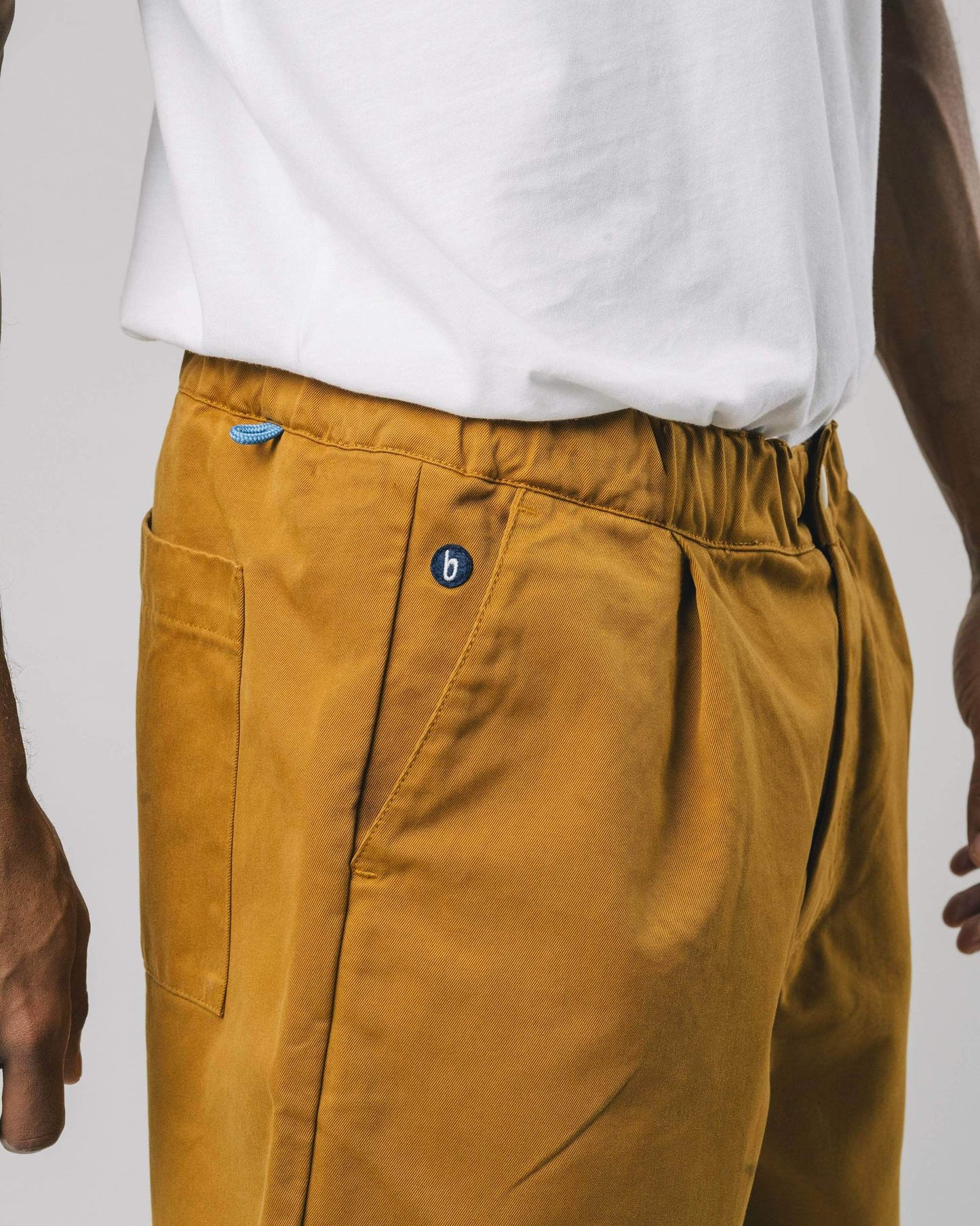 Short large ocre en coton bio