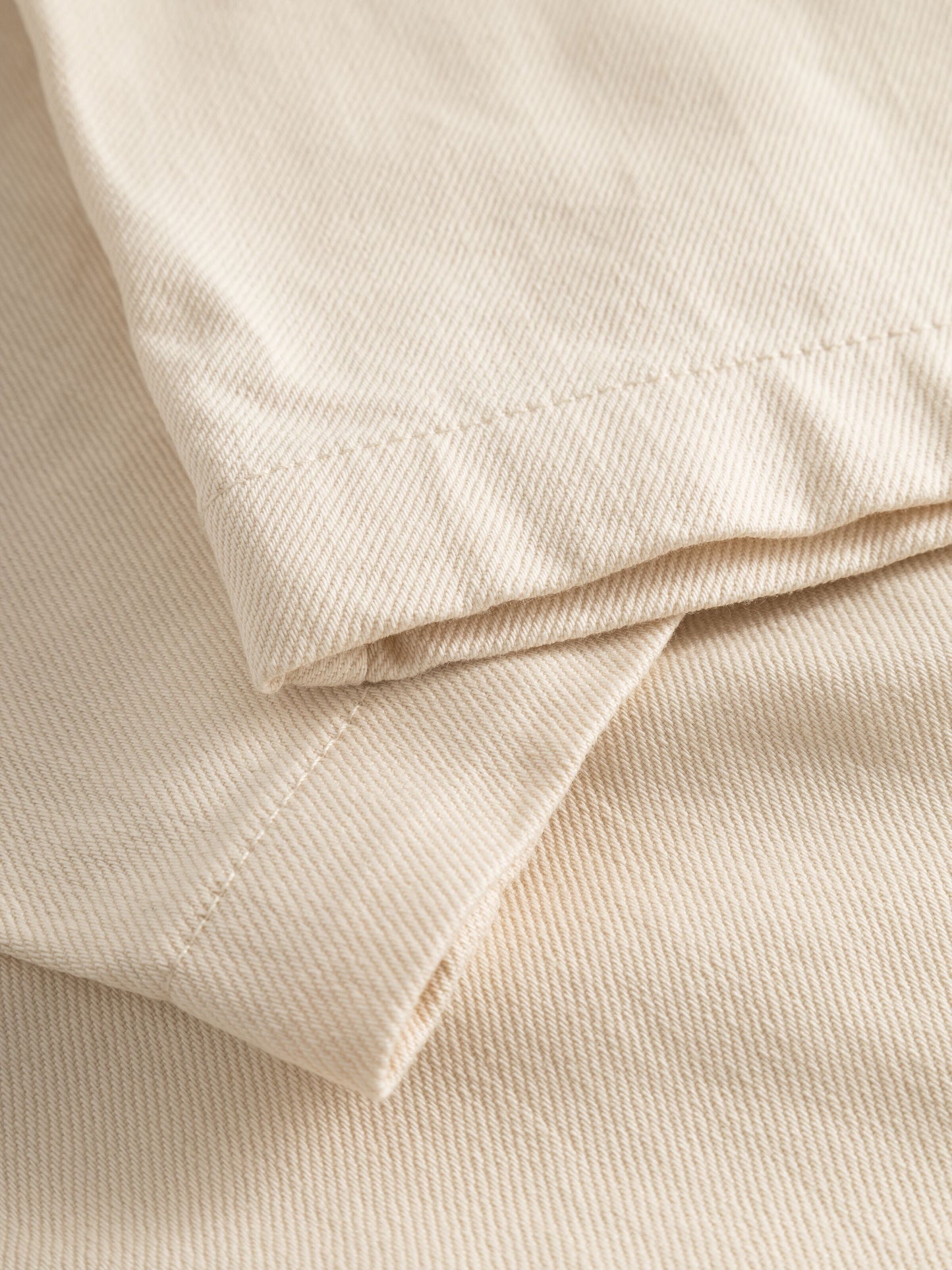 Pantalon en sergé de coton bio | Beige "chloe barrel twill 5-pocket pants buttercream"