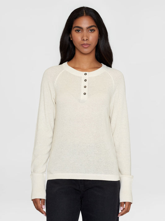 Pull en coton bio et matière recyclée | Beige "slim henley mixed yarns light knit egret"