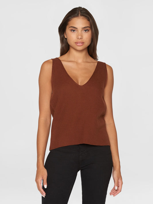 Top en maille en coton bio | Marron "regular cotton racking stich top tiramisu"