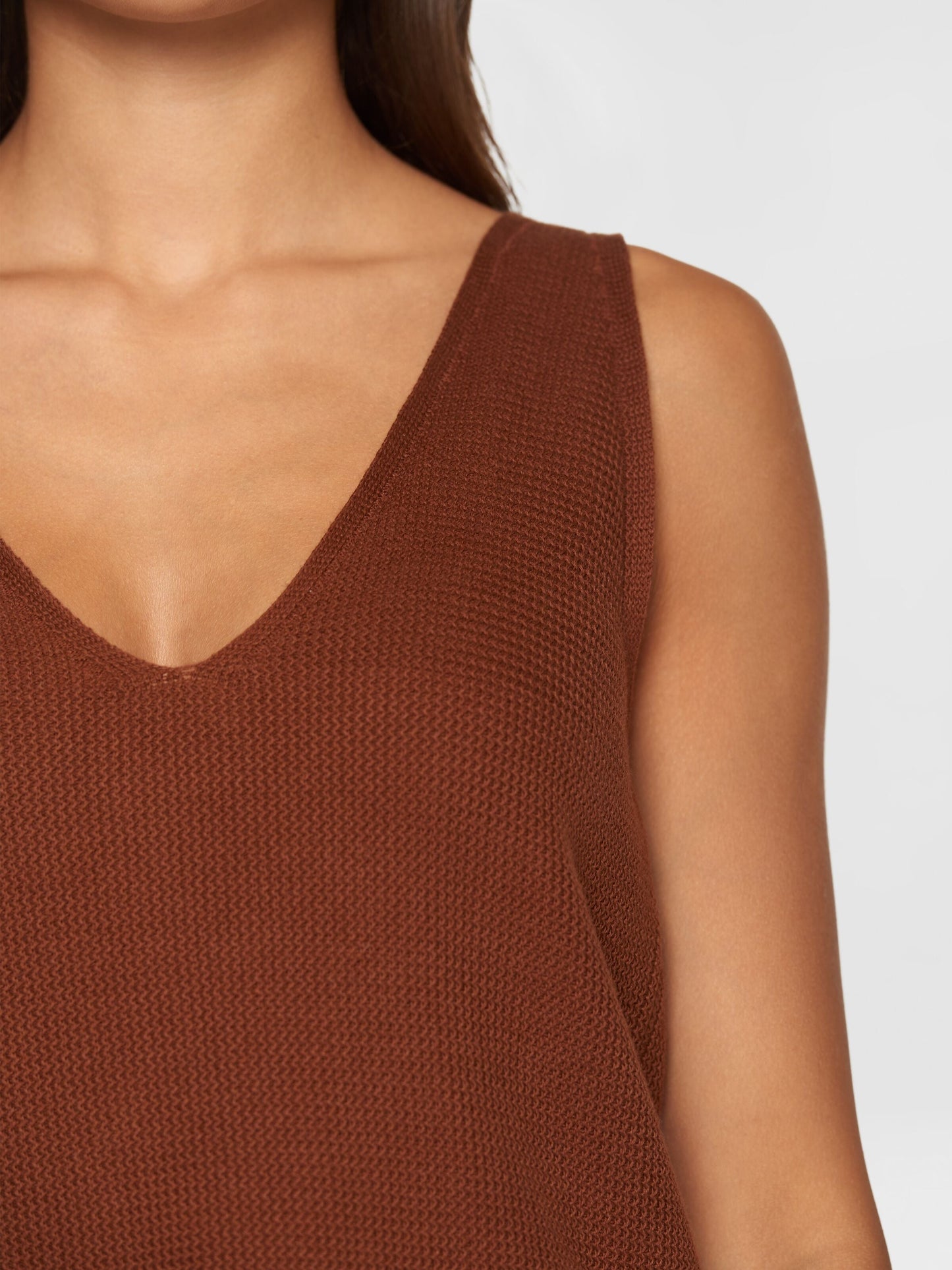 Top en maille en coton bio | Marron "regular cotton racking stich top tiramisu"