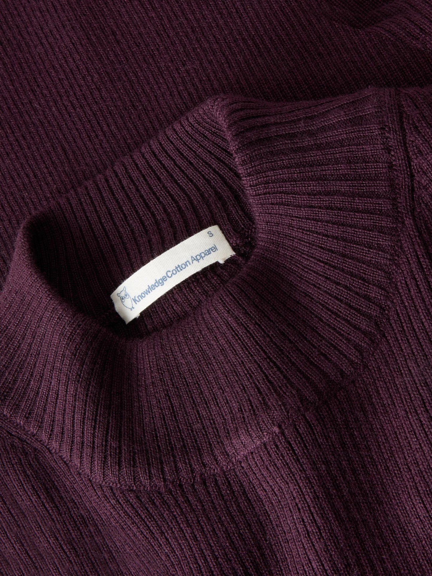 Pull côtelé en laine mérinos | prune "merino wool rib knit rws - fig"