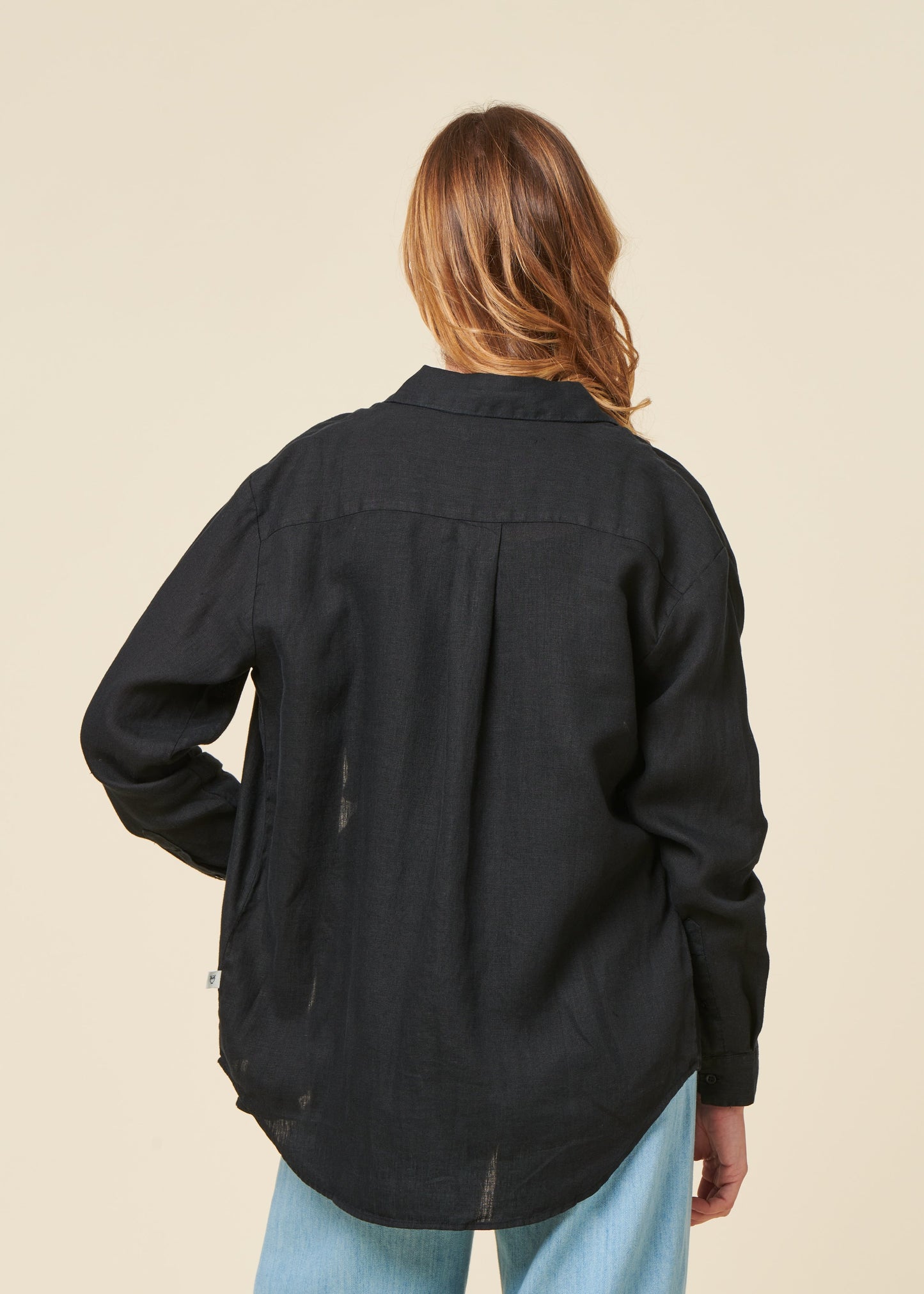 Chemise en lin biologique | noir "loose linen long sleeved shirt black jet"
