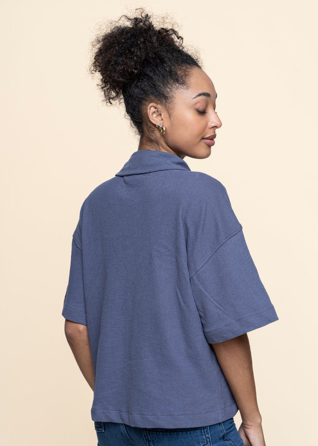 Chemise éponge en coton biologique | bleu "bouclé short sleeved shirt  vintage indigo"