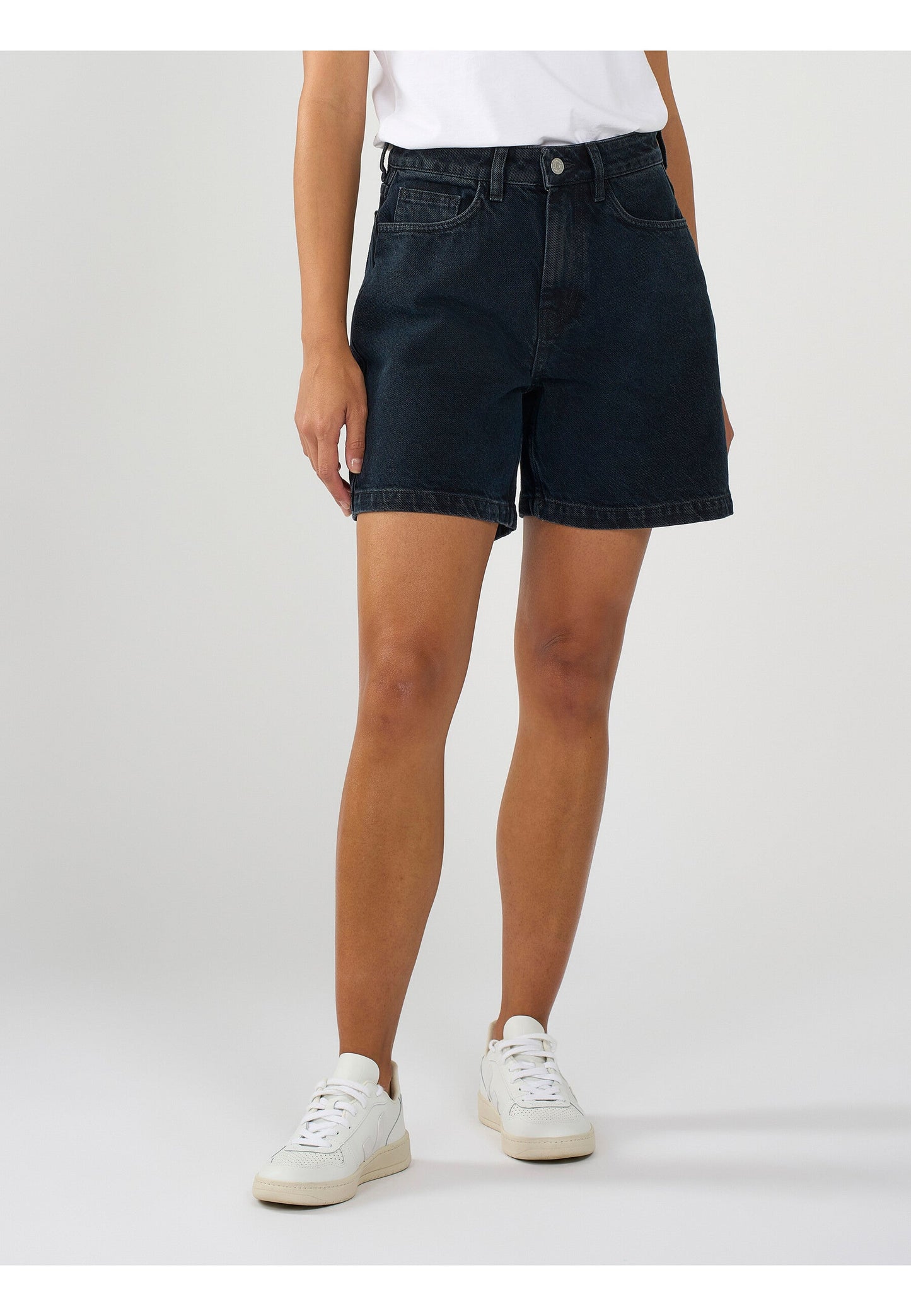Short en coton recyclé | Noir "reborn™ gale straight mid-rise overdyed black"