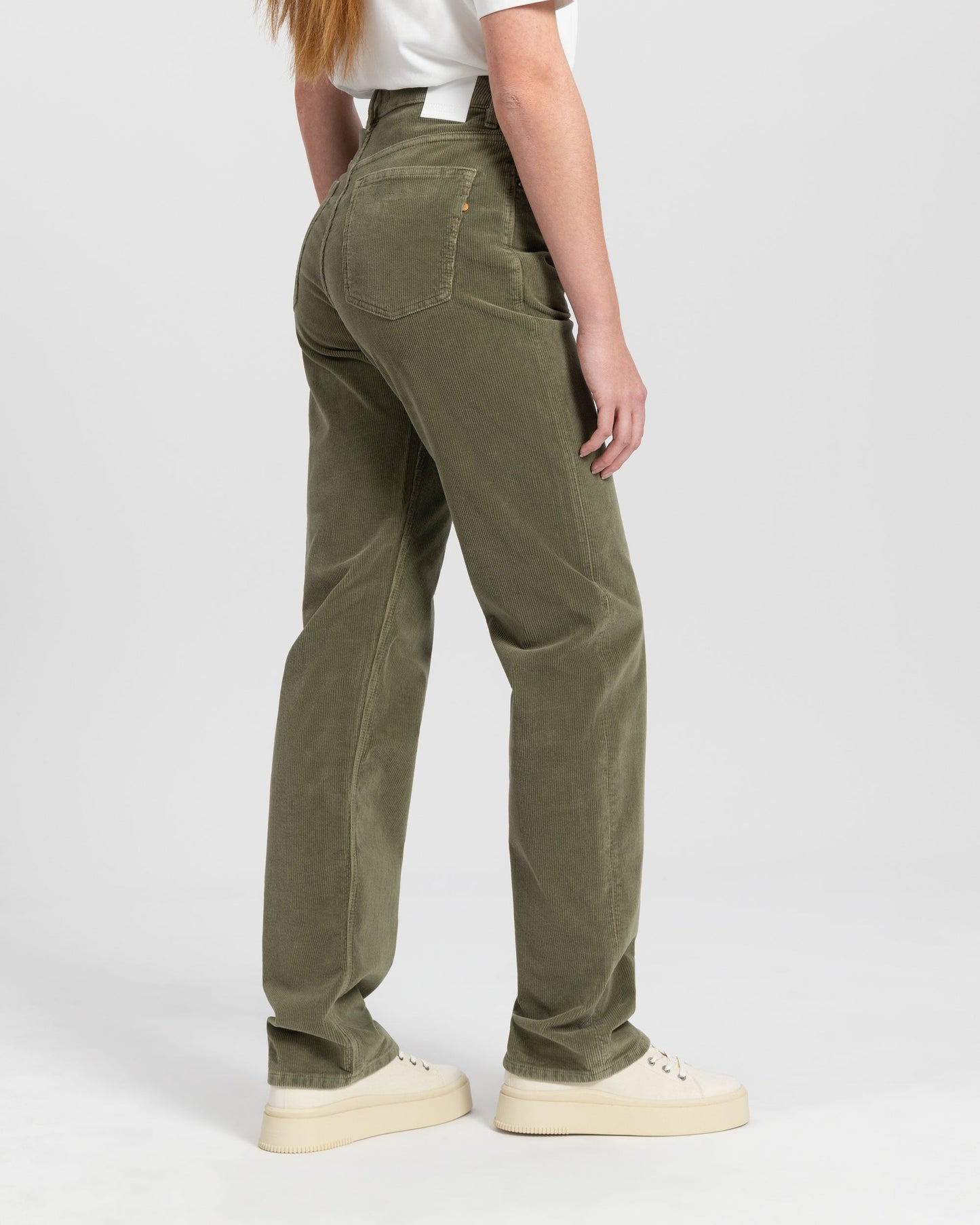 Pantalon en velours côtelé en coton bio | Vert "rosa straight corduroy army green"