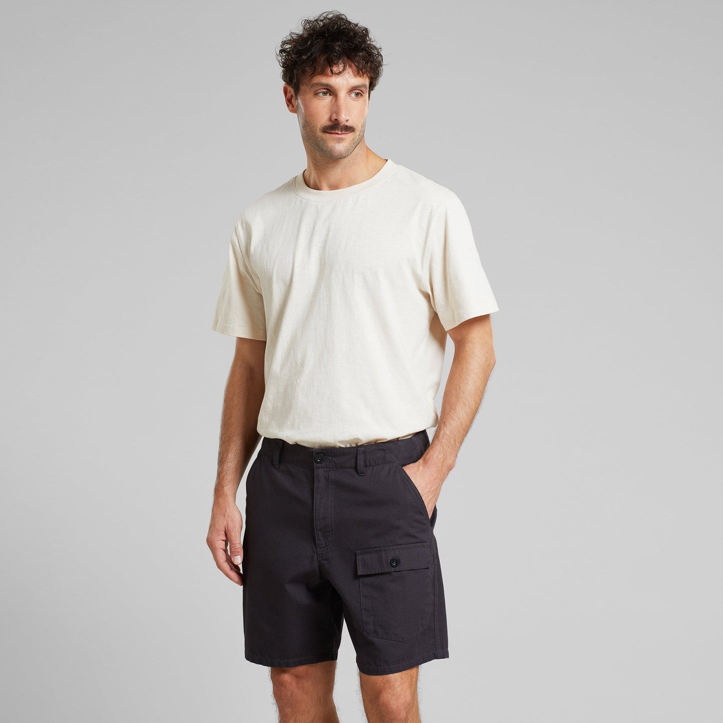 Short cargo en coton bio | Gris foncé "cargo shorts muddus canvas phantom black"