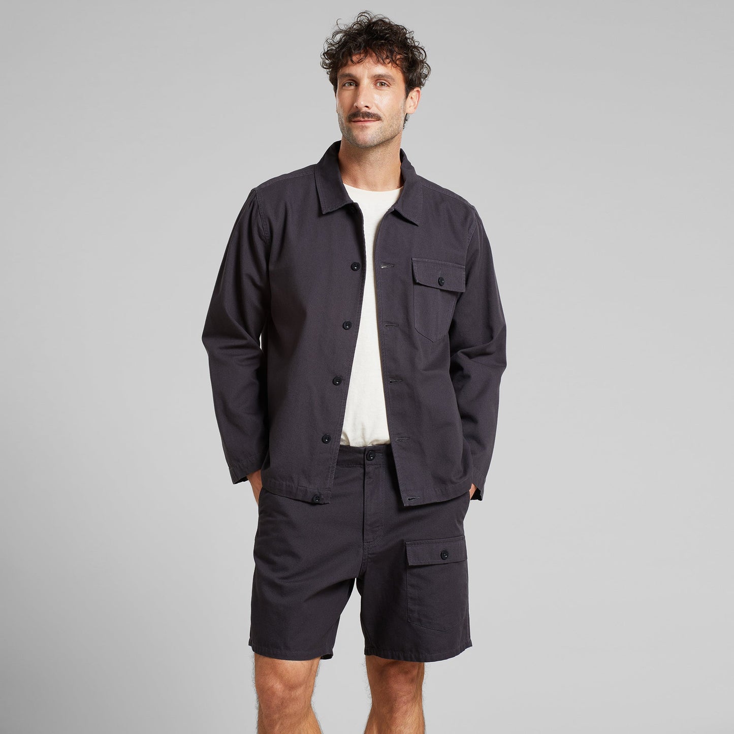 Short cargo en coton bio | Gris foncé "cargo shorts muddus canvas phantom black"