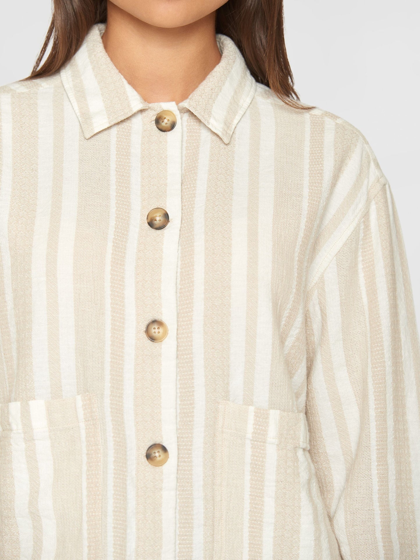 Surchemise en coton bio | Rayé blanc et beige "jacquard woven overshirt beige stripe"