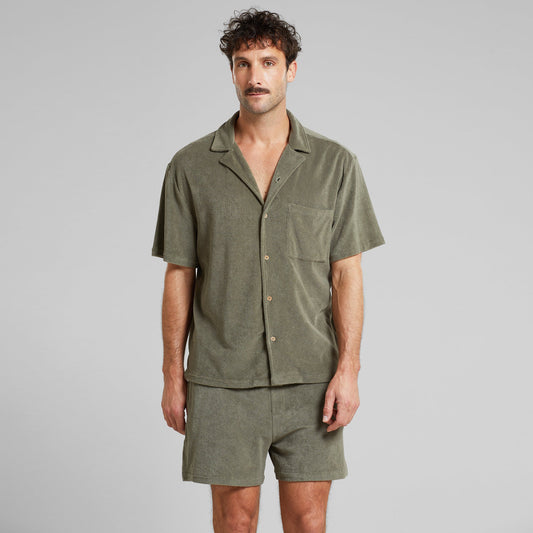 Short en éponge de coton bio | kaki "terry shorts essingen vertiver green"