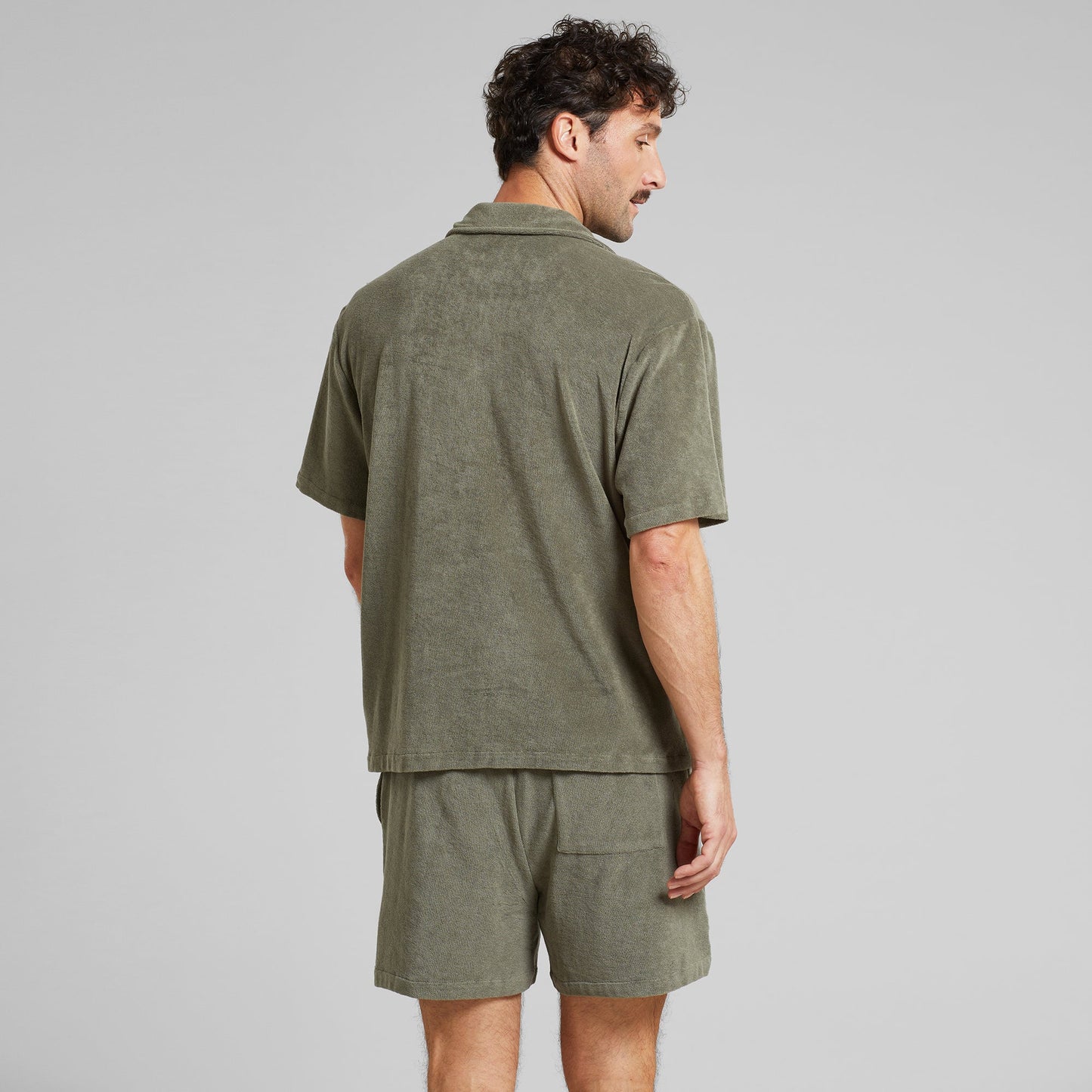 Short en éponge de coton bio | kaki "terry shorts essingen vertiver green"