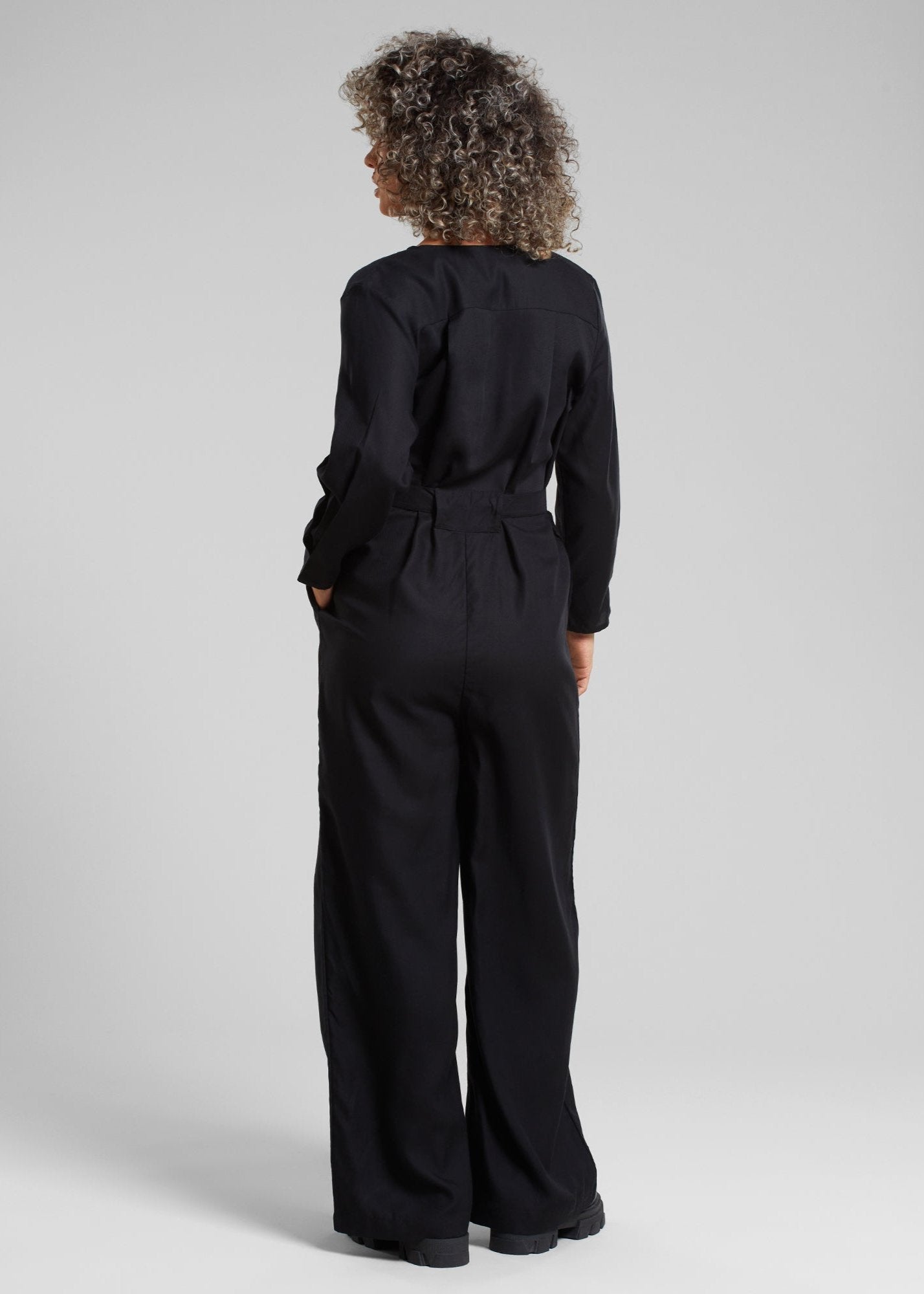 Combinaison longue en tencel | noir "wrap jumpsuit farsta black"