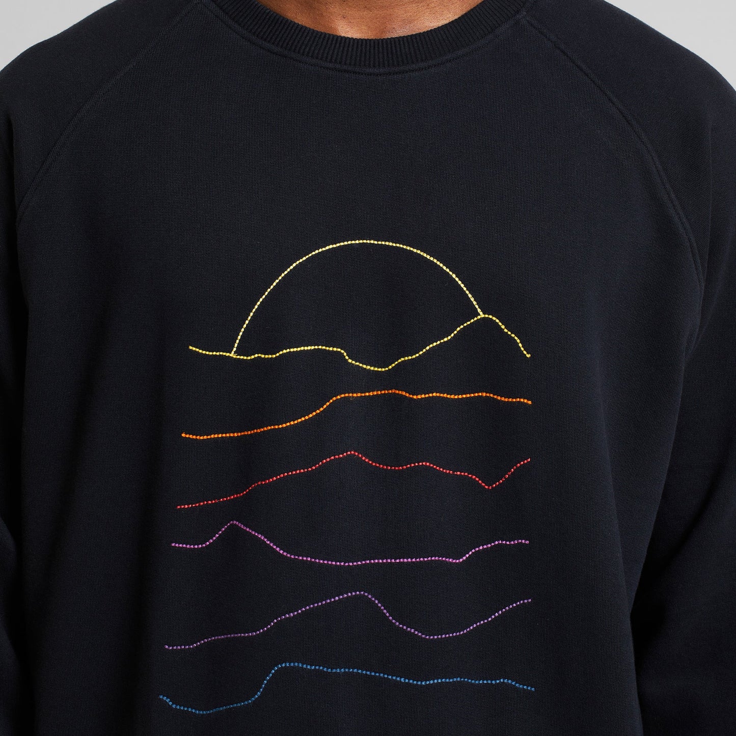 Sweat en coton bio | Noir à motifs "sweatshirt malmoe sunset lines emb black"