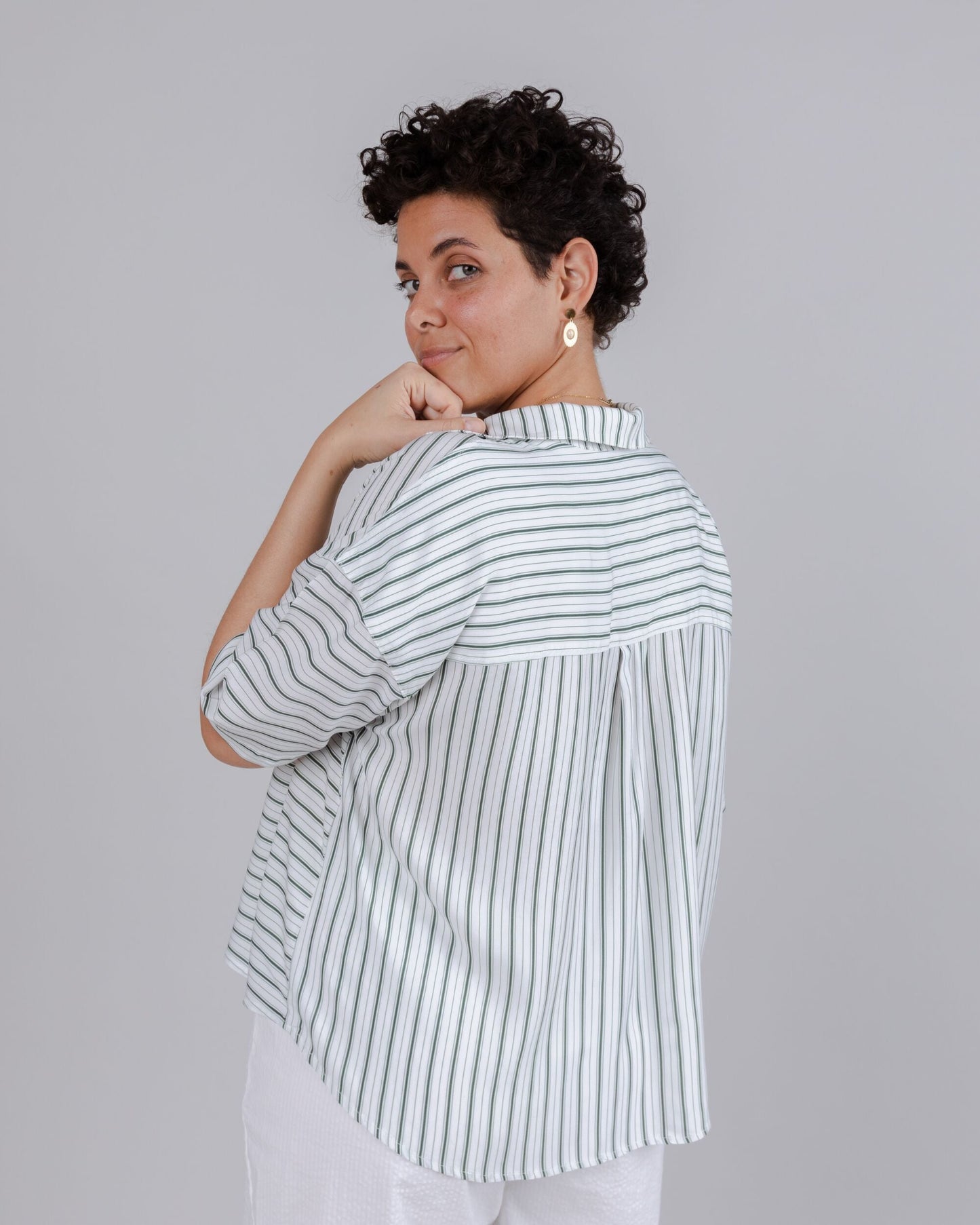 Chemiser rayé en ecovero - oversize cropped kale green