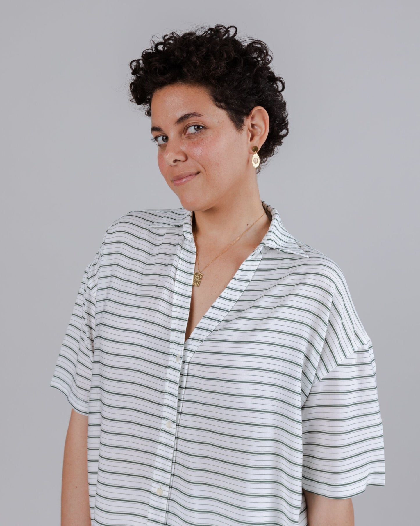 Chemiser rayé en ecovero - oversize cropped kale green