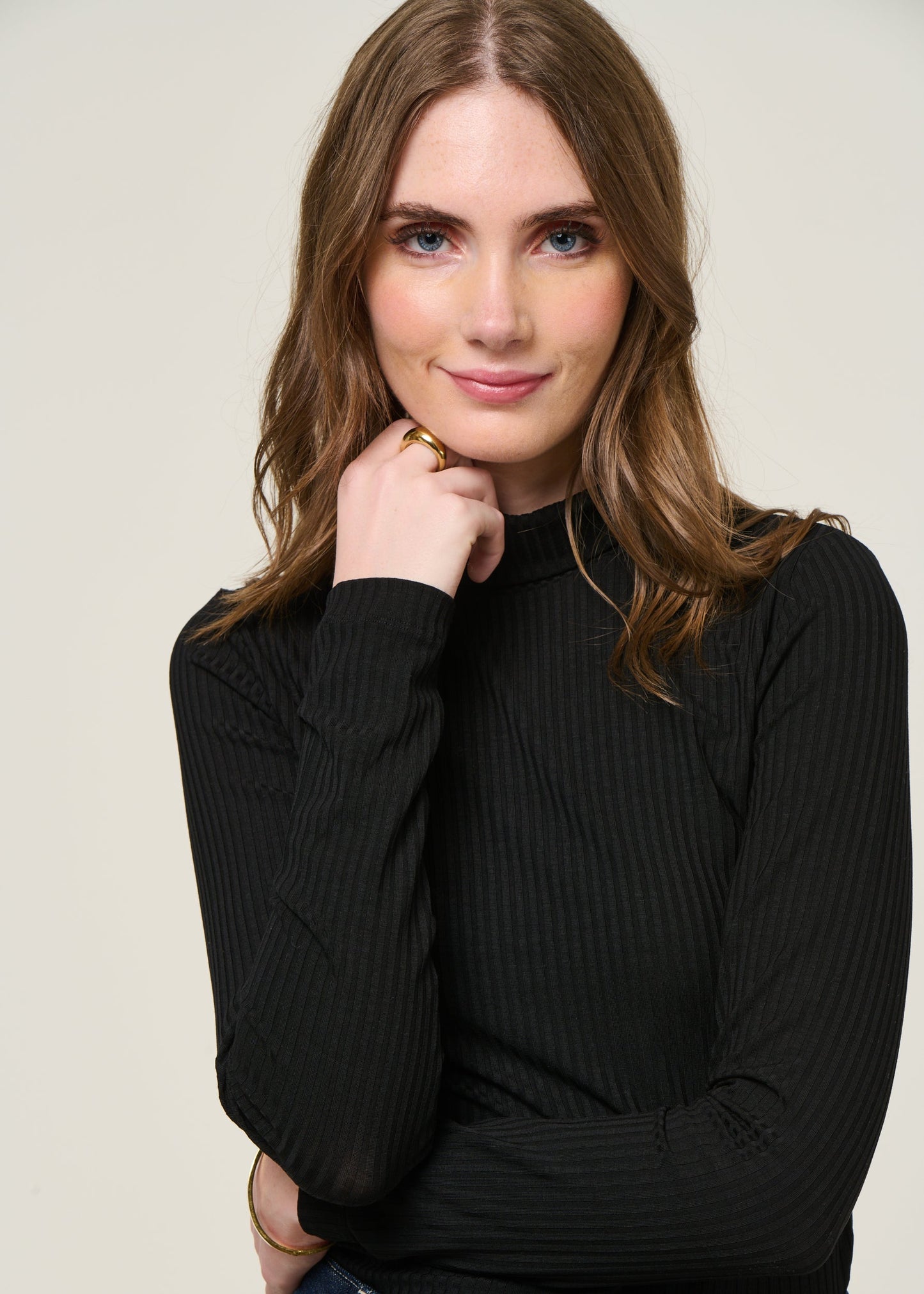 Top col roulé côtelé en tencel | Noir "mio black"