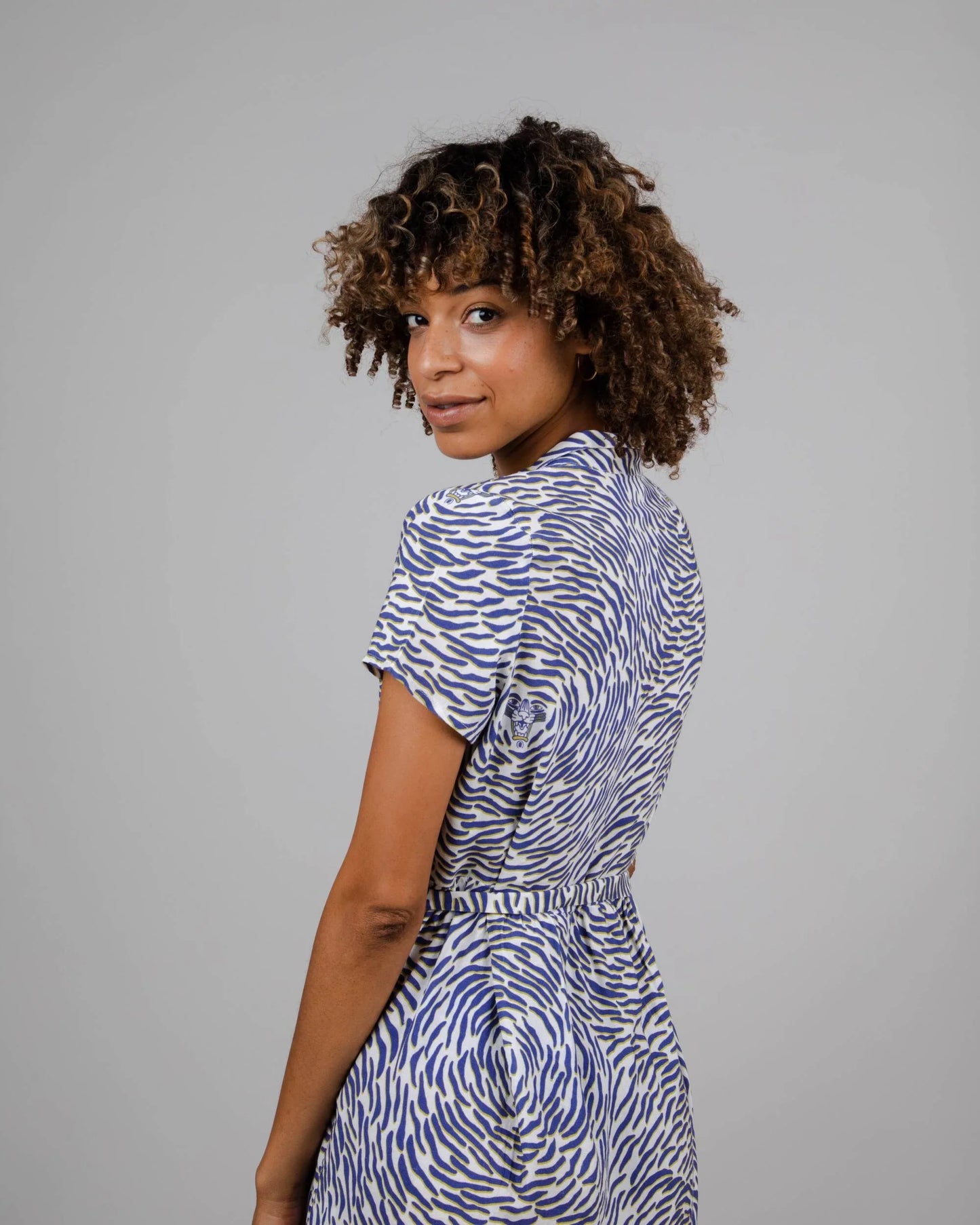 Robe courte à motifs en ecovero et lin - tiger midi dress white - white
