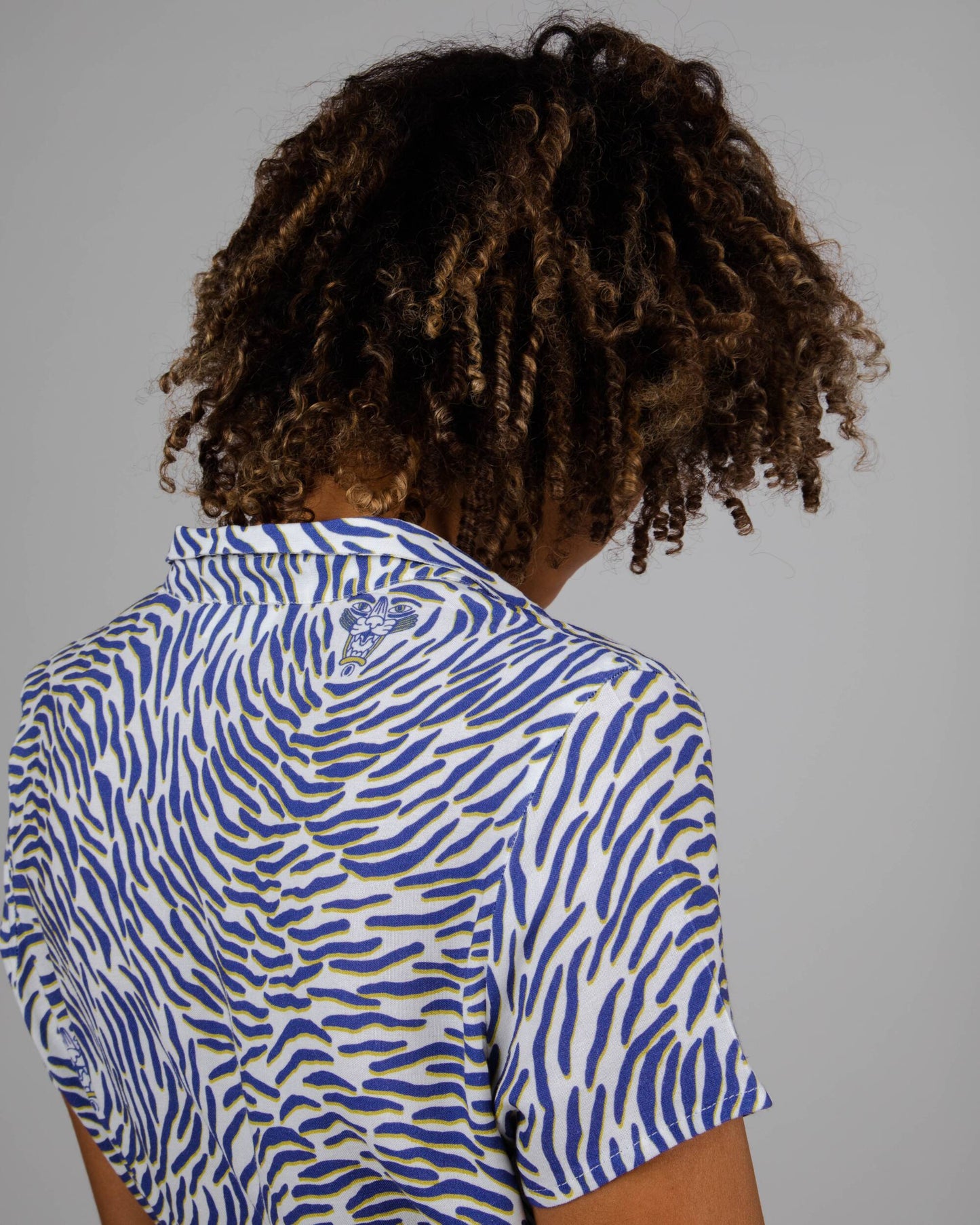 Robe courte à motifs en ecovero et lin - tiger midi dress white - white