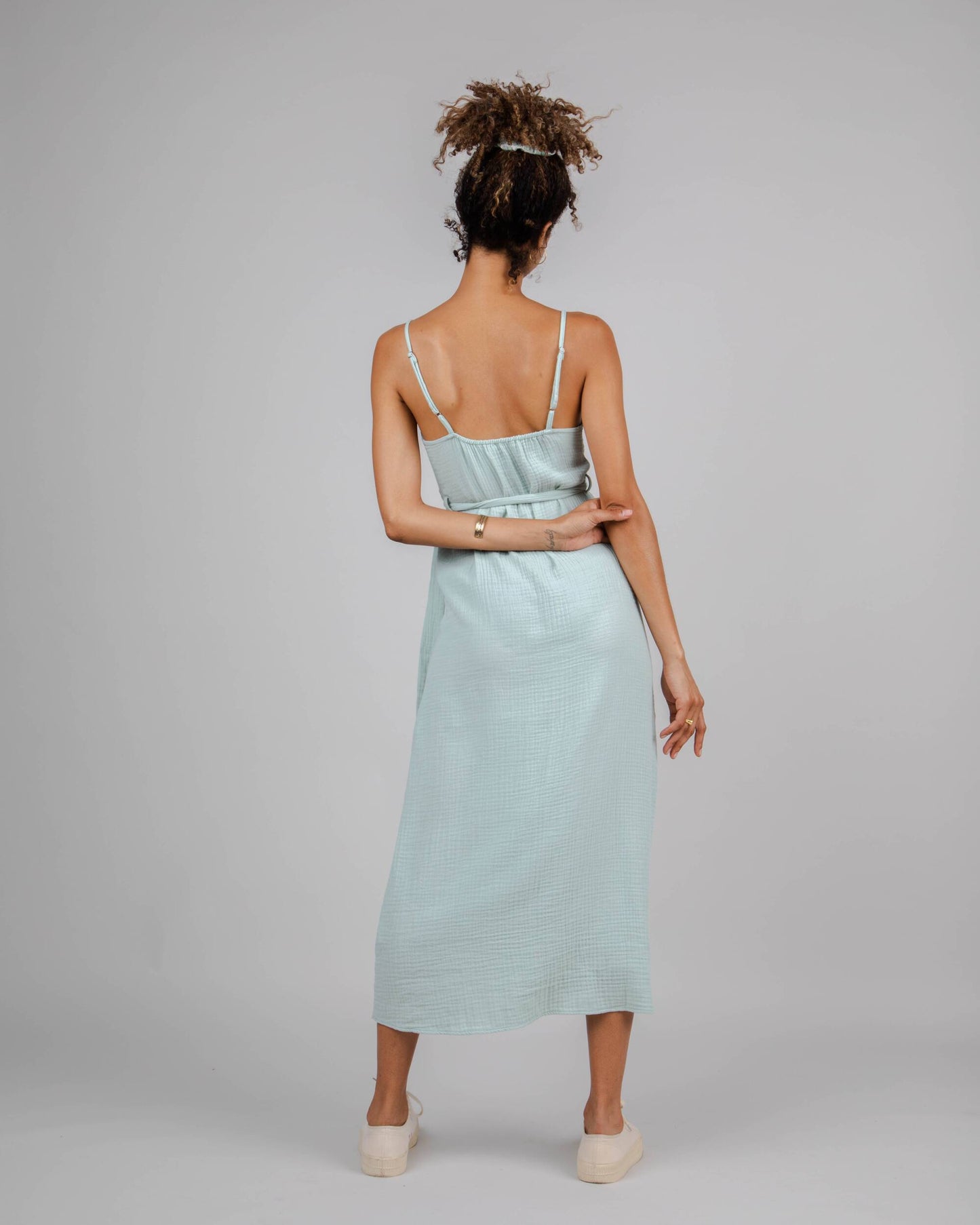 Robe longue en coton bio | bleu "bubble strap dress light morera"
