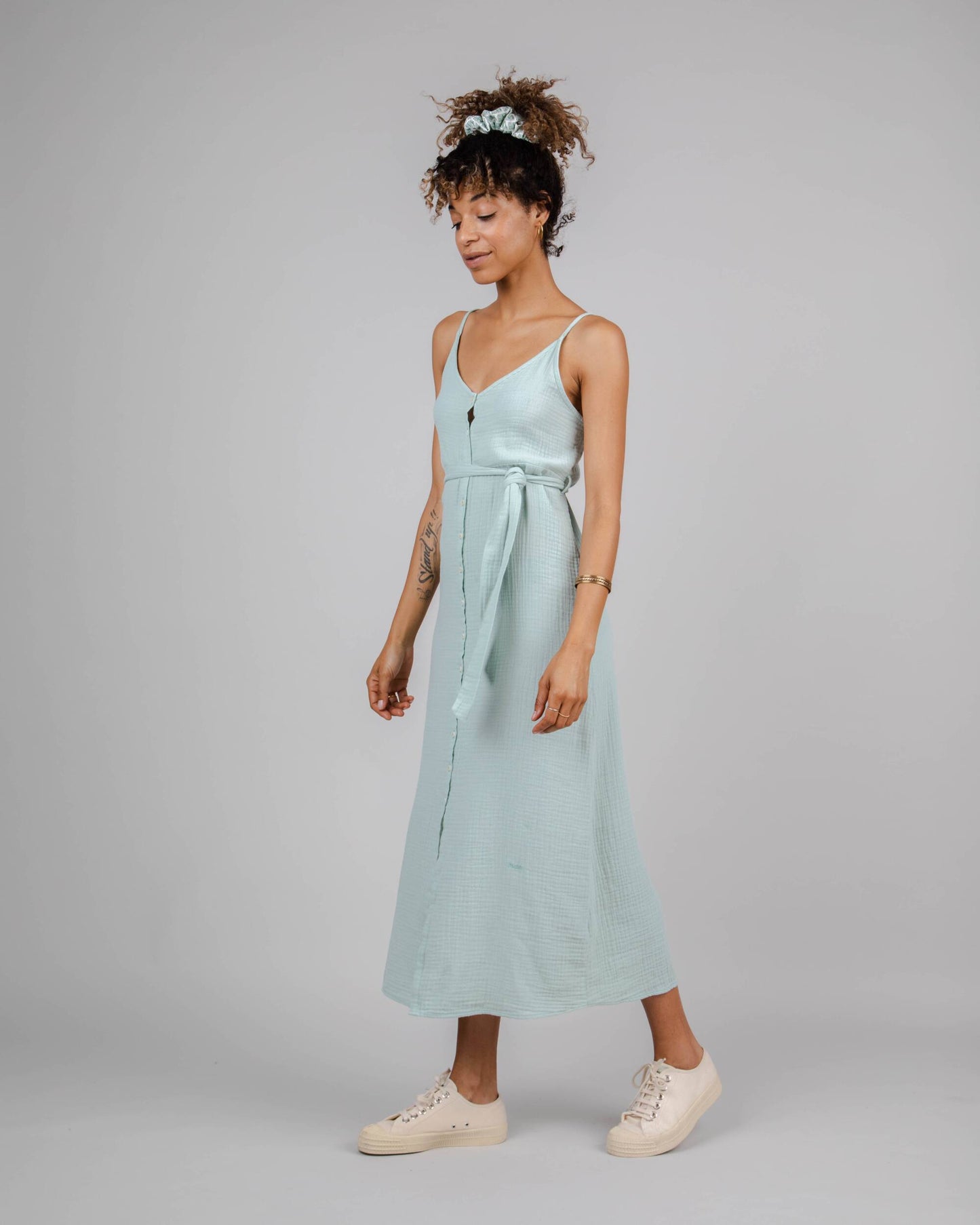 Robe longue en coton bio | bleu "bubble strap dress light morera"