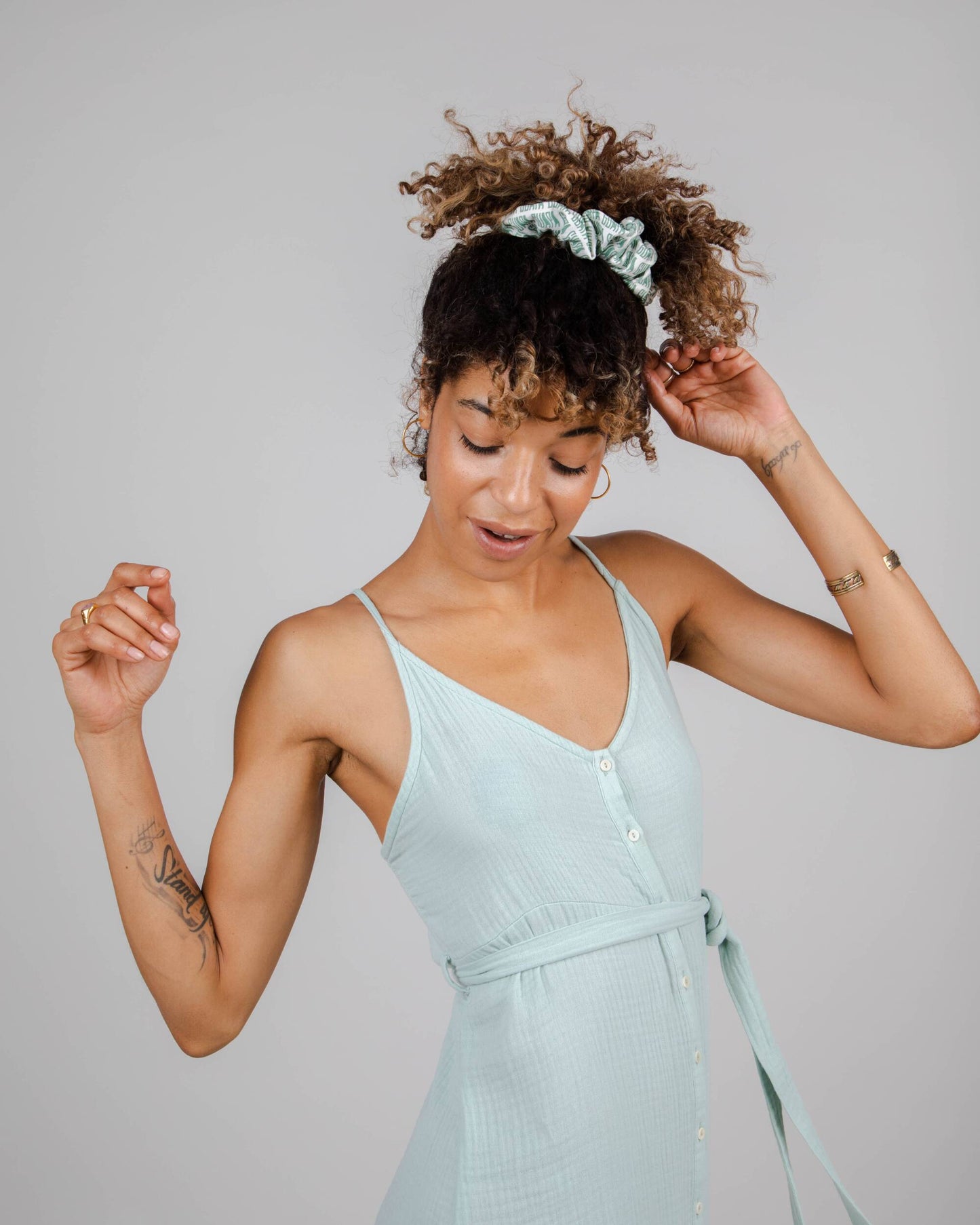 Robe longue en coton bio | bleu "bubble strap dress light morera"