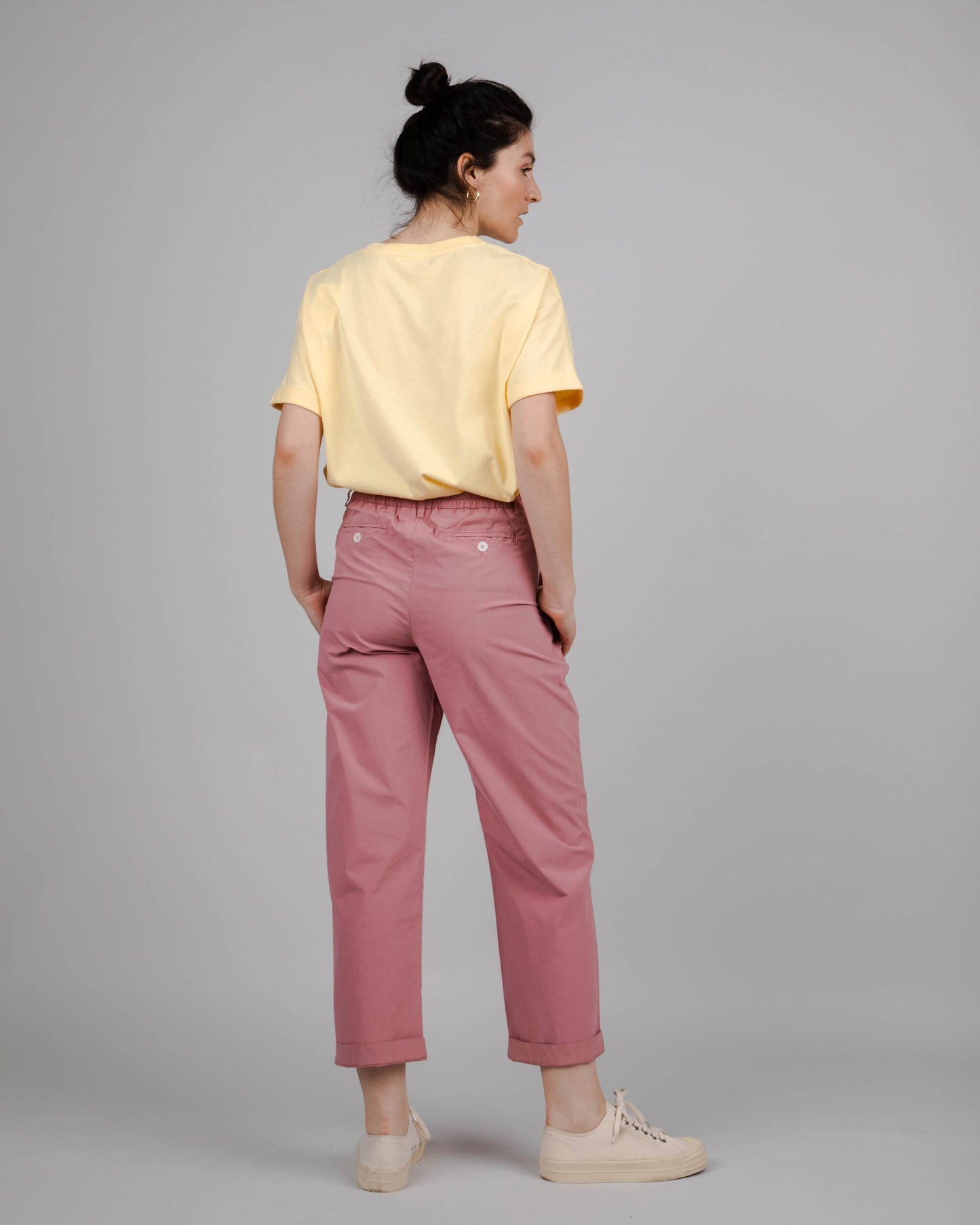 Chino à pinces en coton bio | Rose "elastic pleated chino dusty pink"