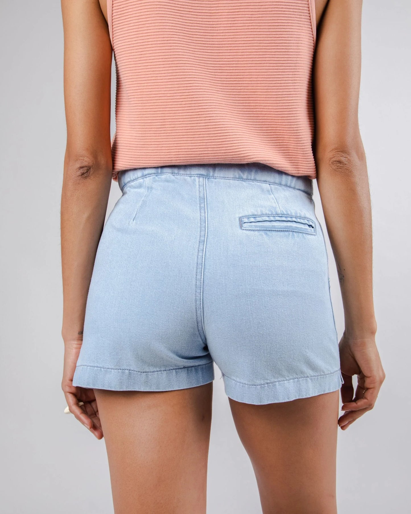 Short en jean bleu clair en coton bio et matière recyclée - lola short light denim