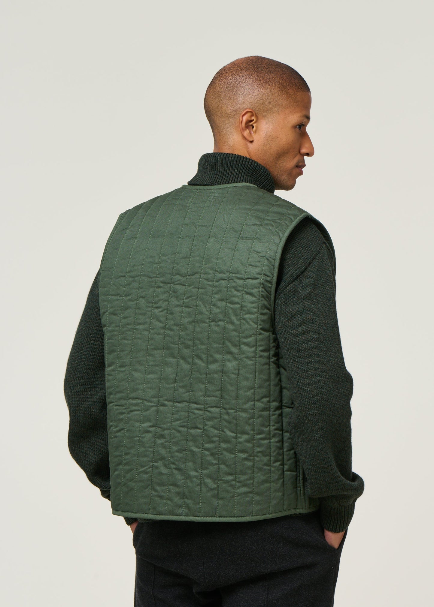 Veste matelassée sans manches en coton bio | vert "dark eucaliptus jon vest"