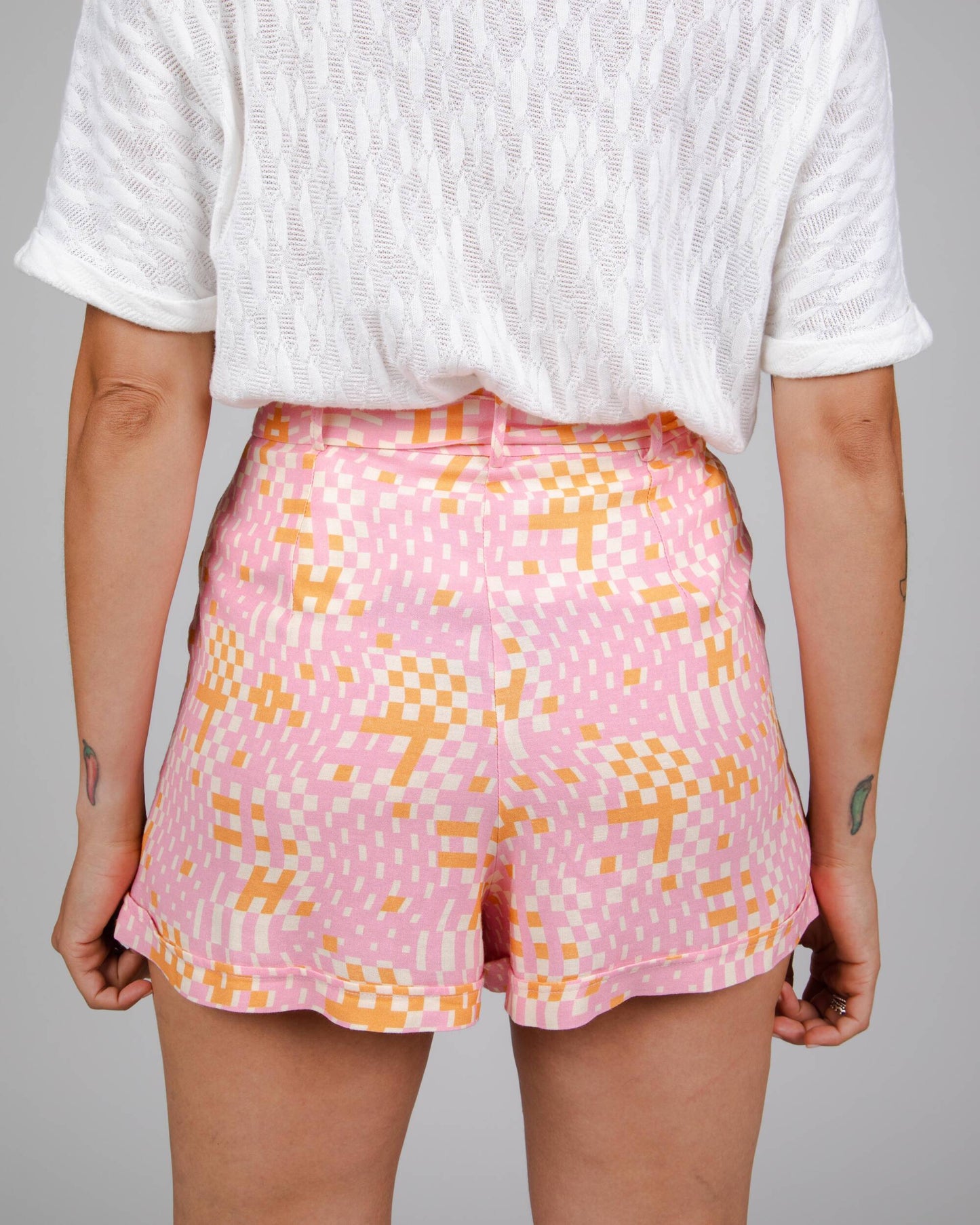 Short rose à motifs en ecovero et lin - dizzy belted short rose