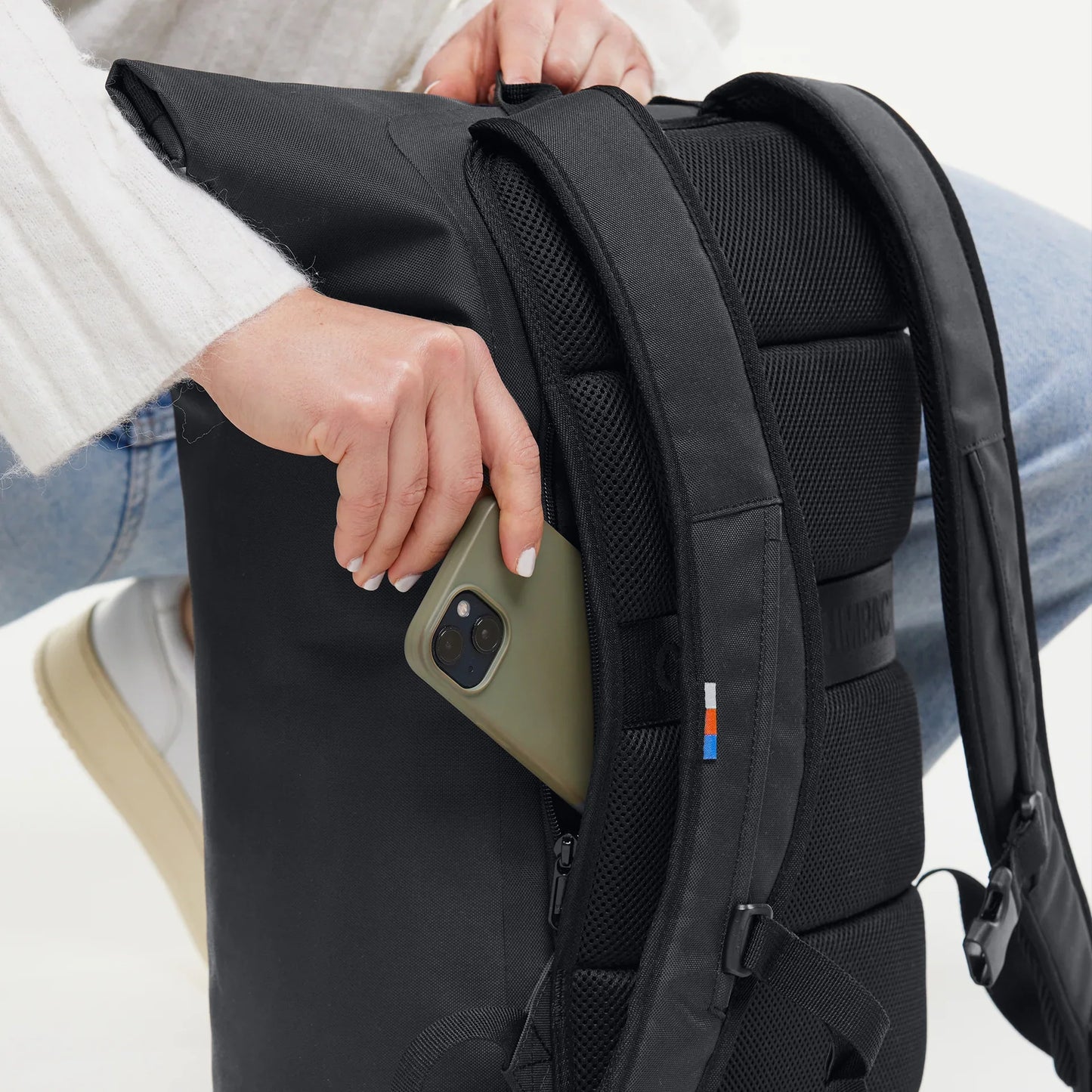 Sac à dos imperméable 26L en matière recyclée | noir "ROLLTOP LITE 2.0 MONOCHROME BLACK"