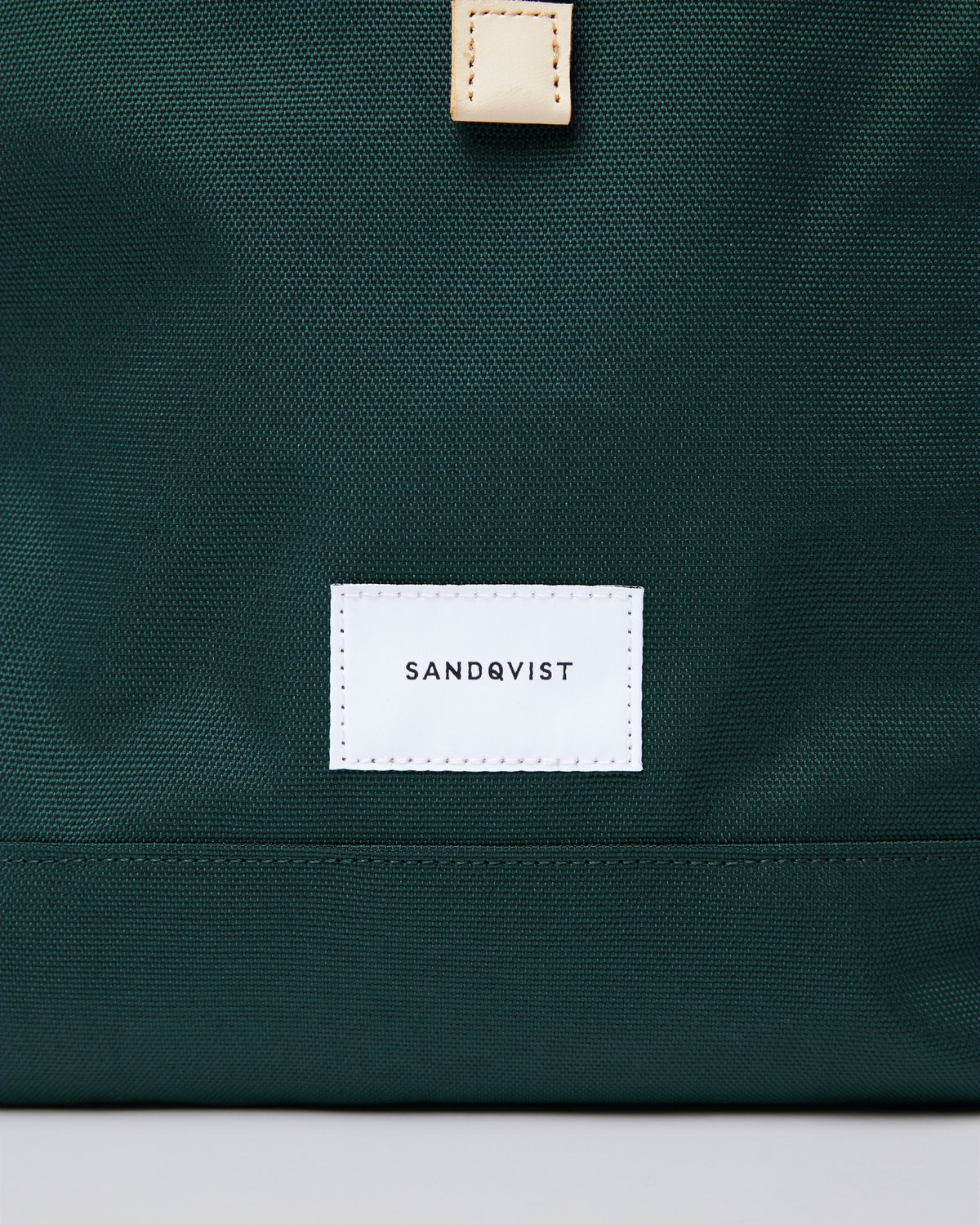 Sac à dos rolltop en matière recyclée | Vert "Bernt dark green with natural leather"