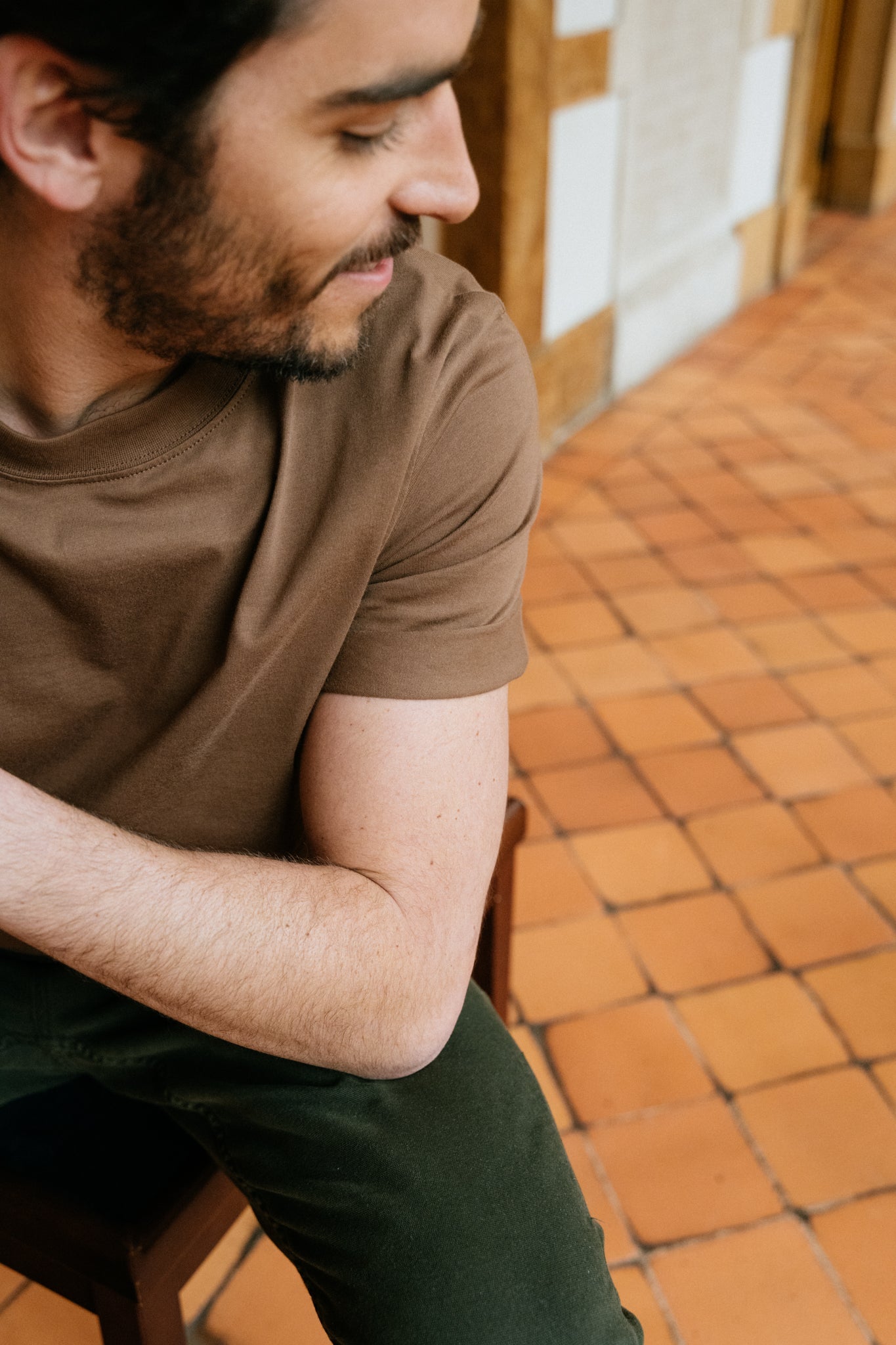 T-shirt en coton bio | Marron "big collar chestnut"