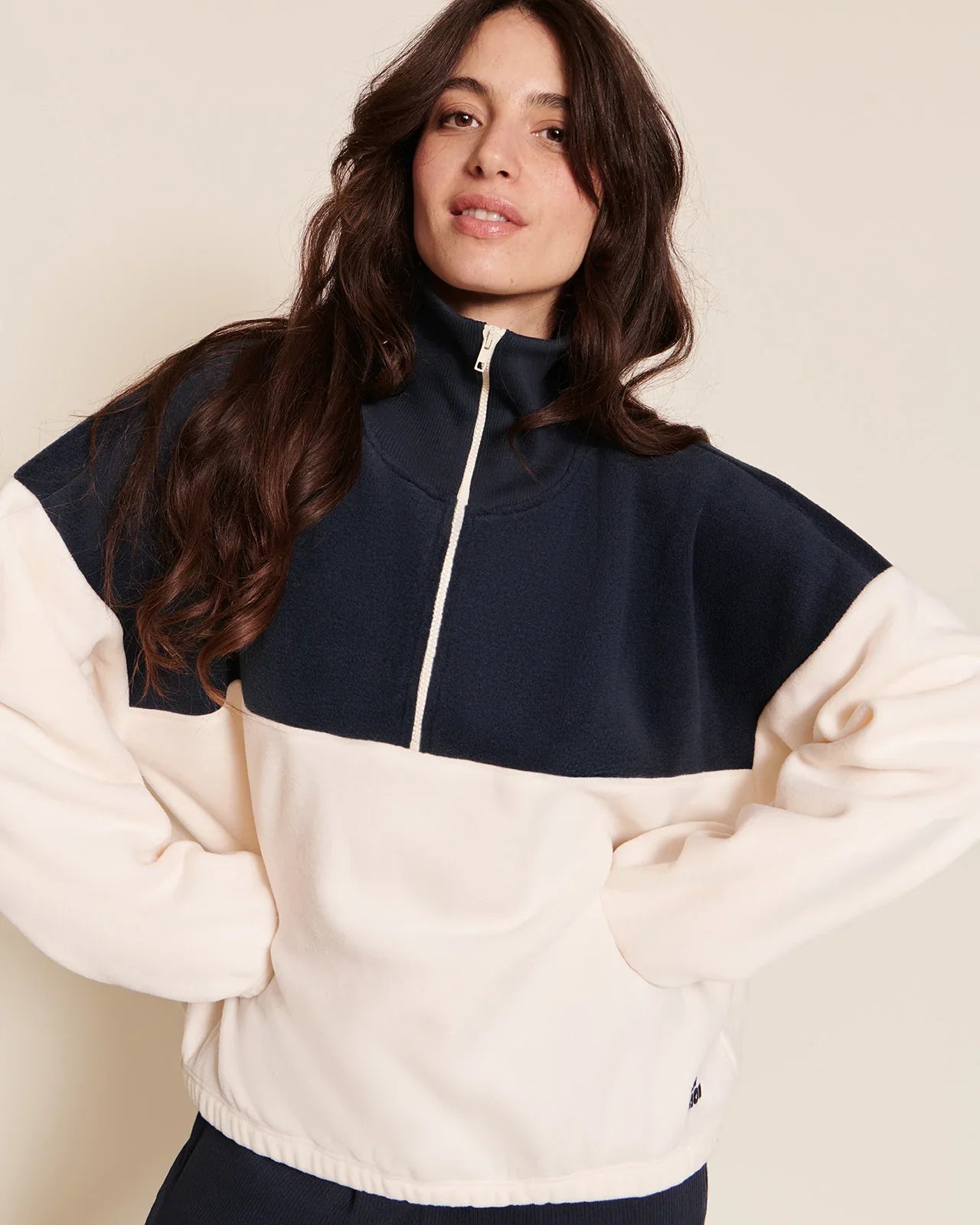 Le sweat sven en polaire recyclée - crème/nuit