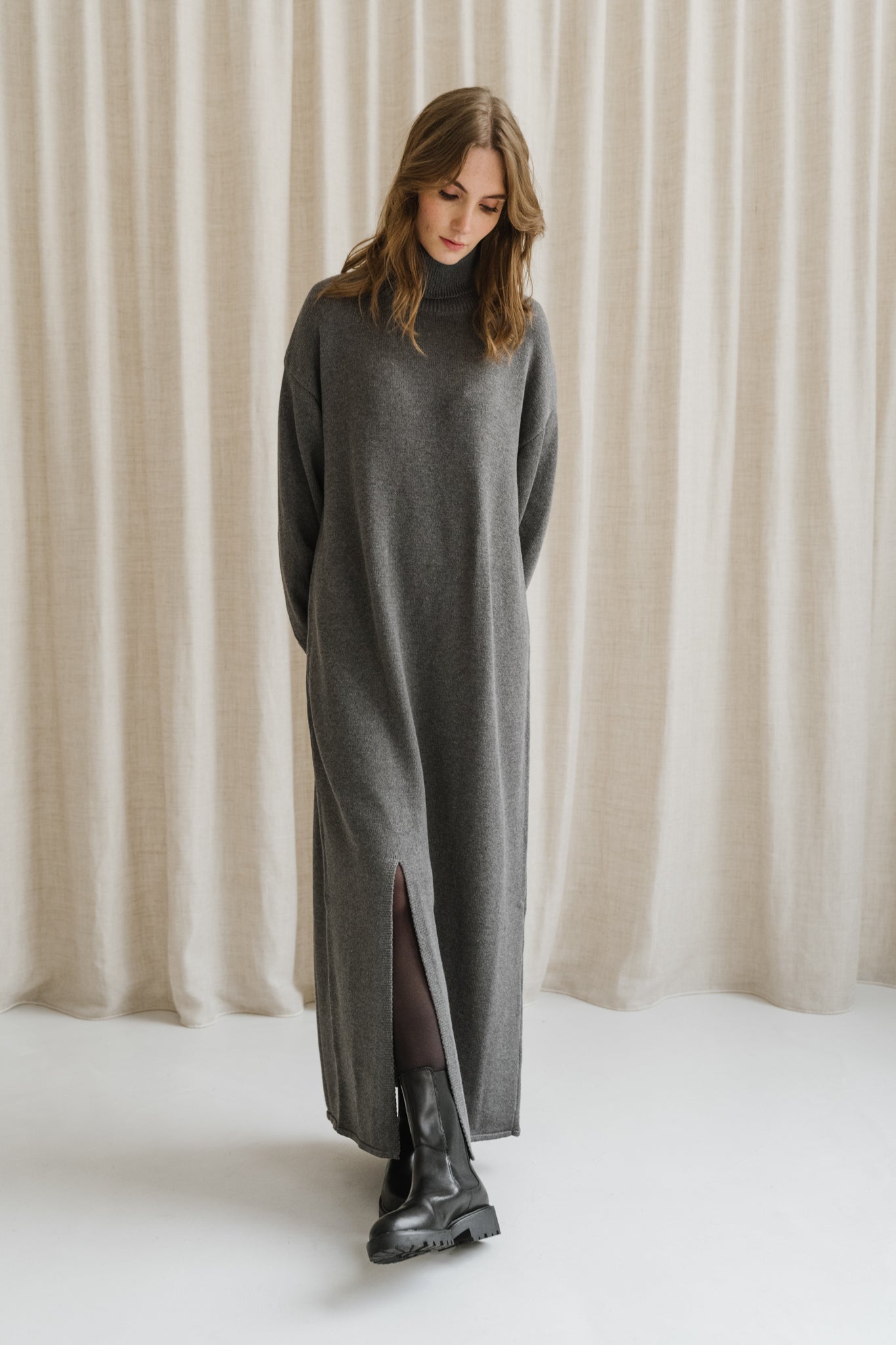 Robe longue col roulé en coton bio | gris "inari dark grey"