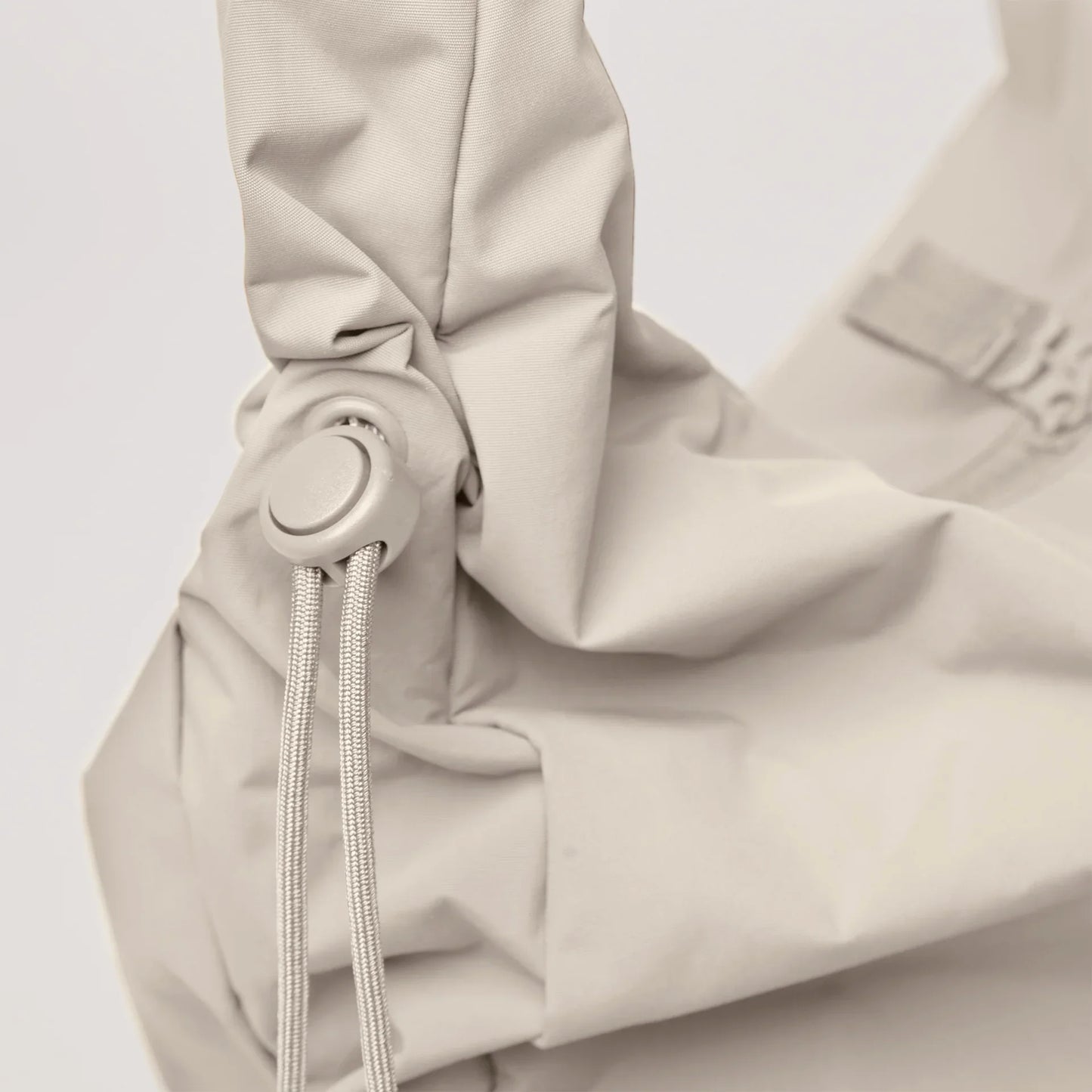 Sac bandoulière en matière recyclée | gris clair "MELLOW BAG soft shell"
