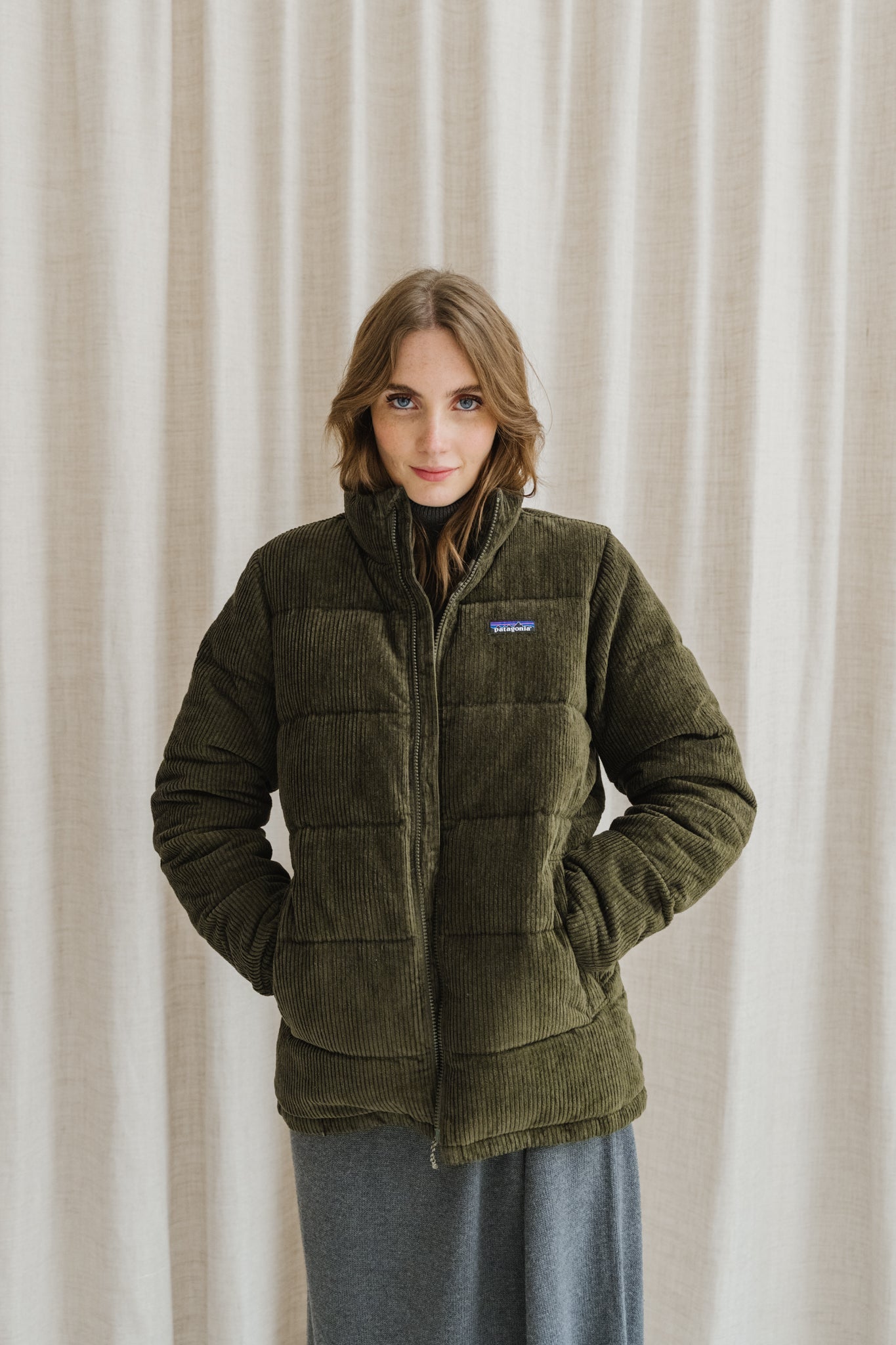 Doudoune velours en matière recyclée | vert "w's cord fjord coat pine needle green"