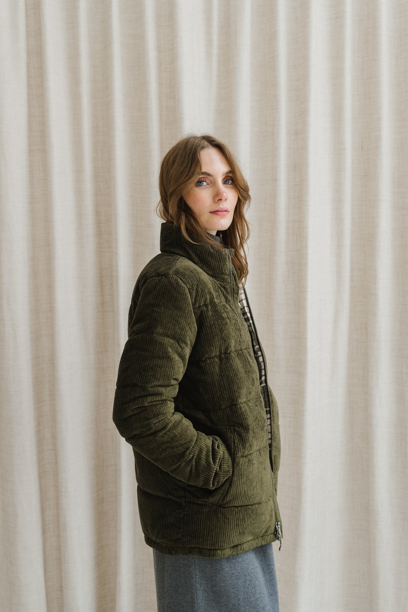 Doudoune velours en matière recyclée | vert "w's cord fjord coat pine needle green"