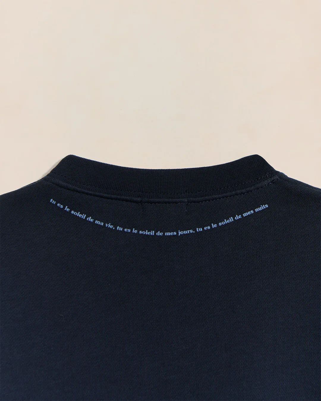Sweat oversize brodé en coton bio | bleu "cœur solaire bleu"