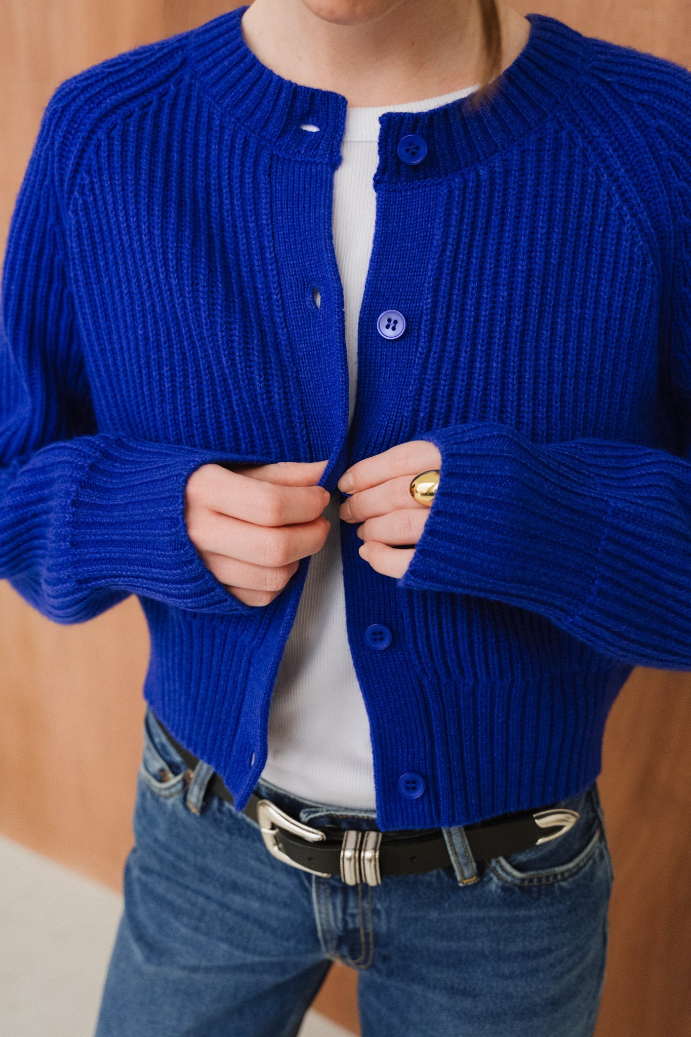 Gilet en laine bio | bleu "wool cropped cardigan blue klein"