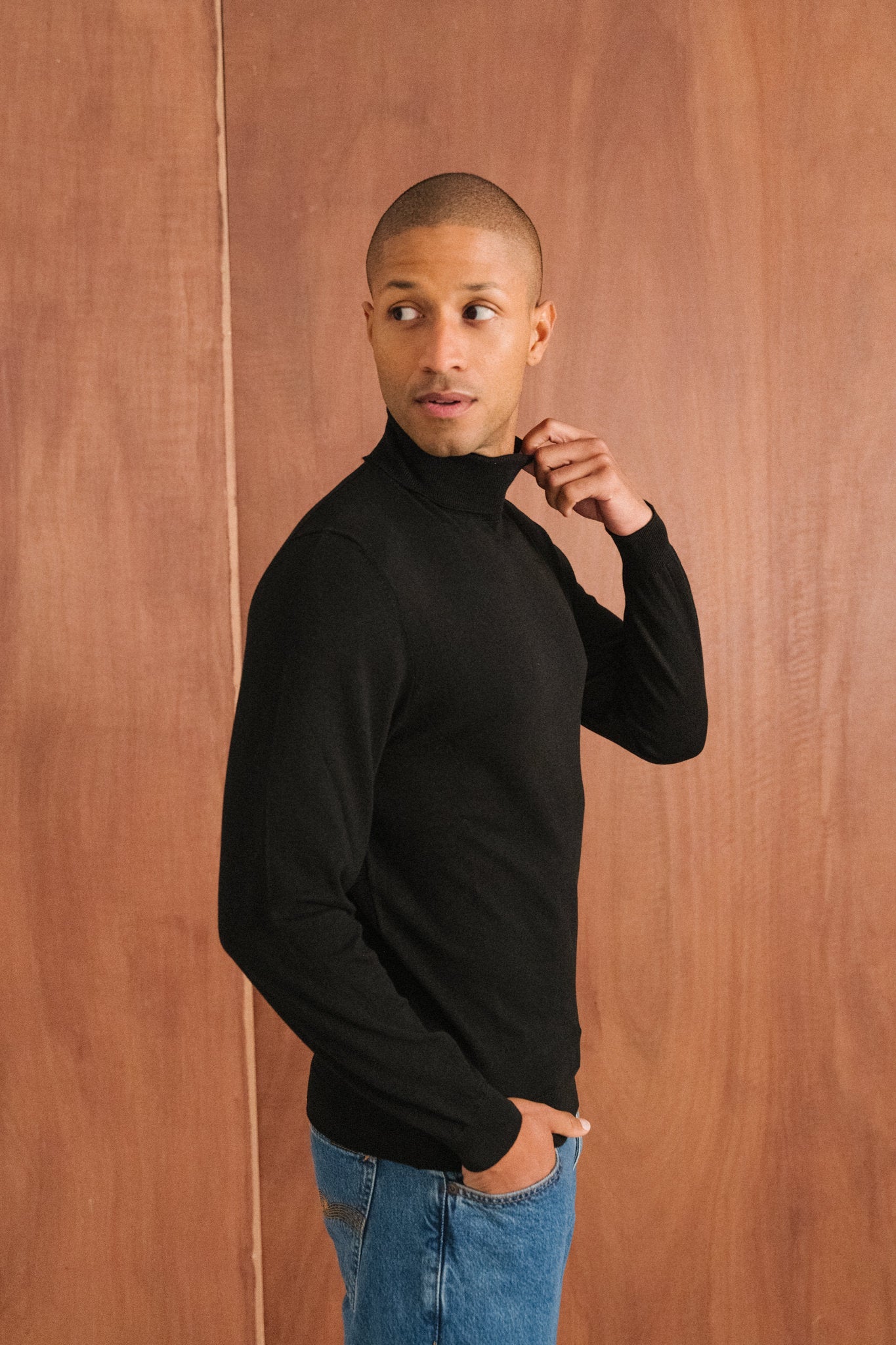 Pull col roulé en coton bio | noir