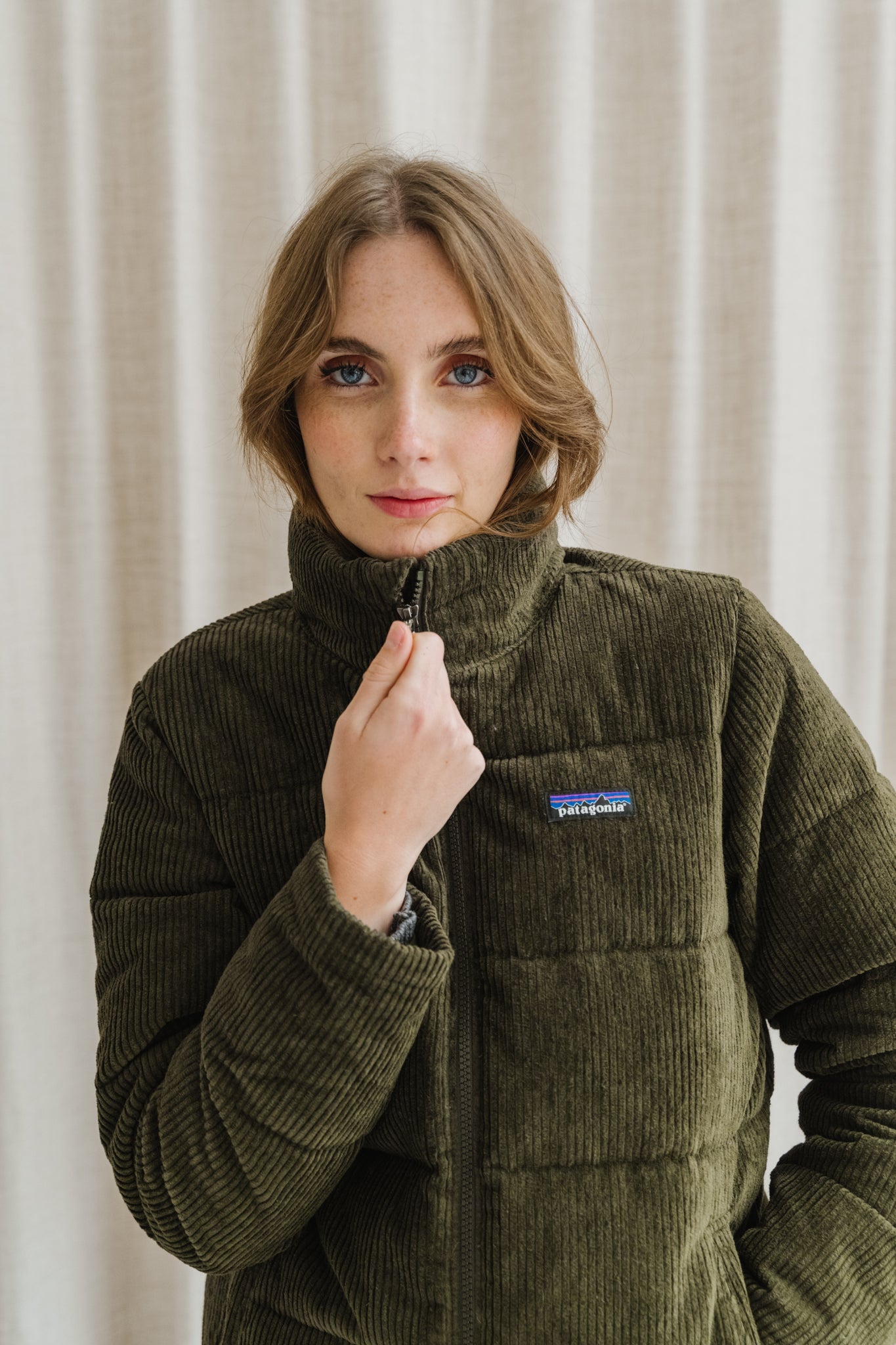 Doudoune velours en matière recyclée | vert "w's cord fjord coat pine needle green"