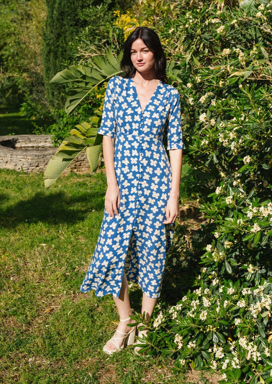 Robe midi à motifs en ecovero | bleu 'small butterfly camelia dress'