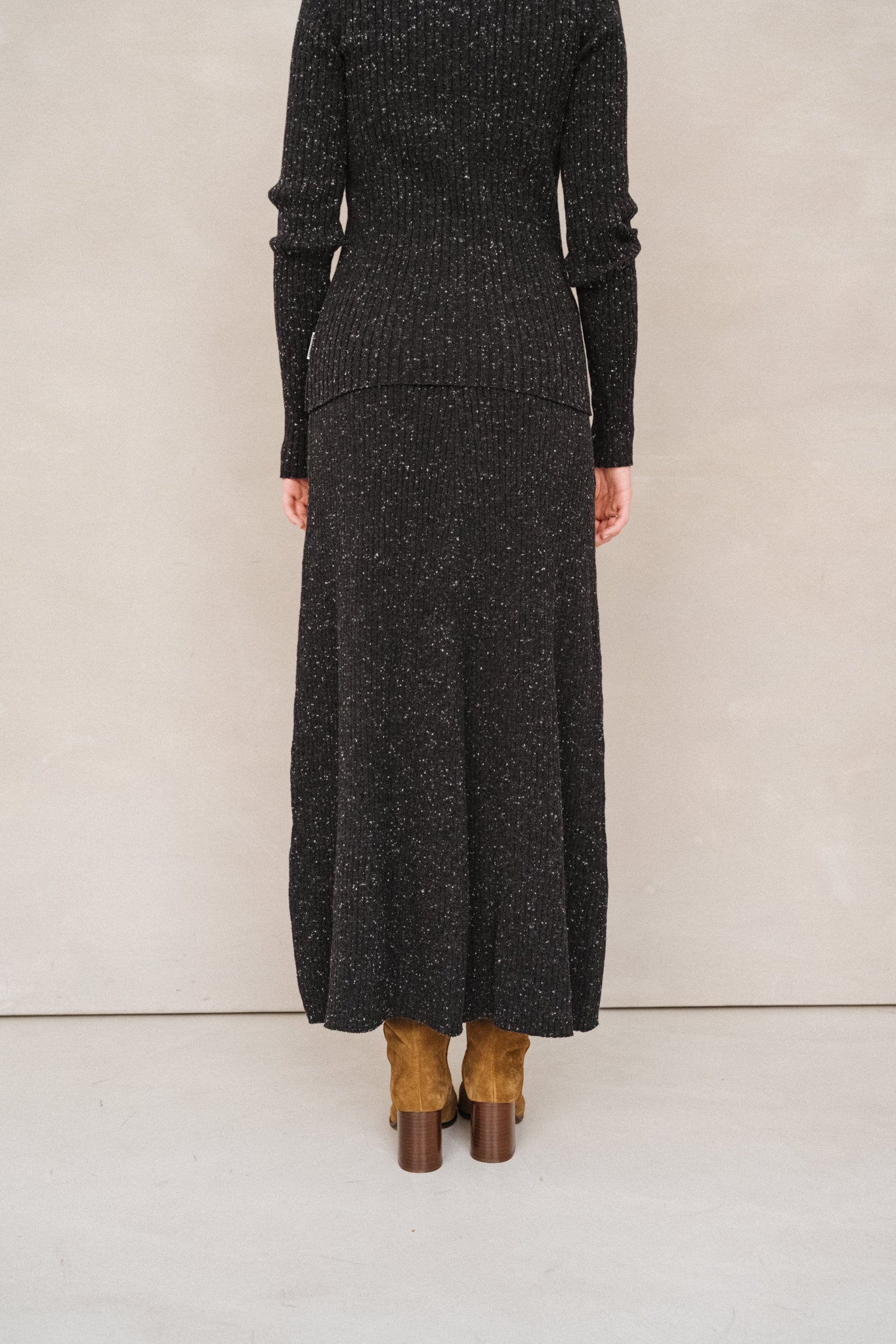 Jupe longue côtelée en coton bio et laine | noir "hanaa tweed - black-oatmilk"