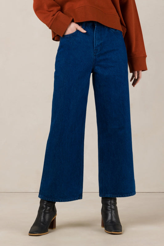 Jean ample en coton bio et recyclé | Bleu indigo "elisabeth cropped stanley space blue rinse"