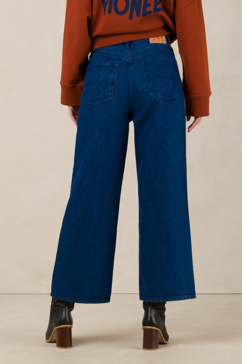 Jean ample en coton bio et recyclé | Bleu indigo "elisabeth cropped stanley space blue rinse"