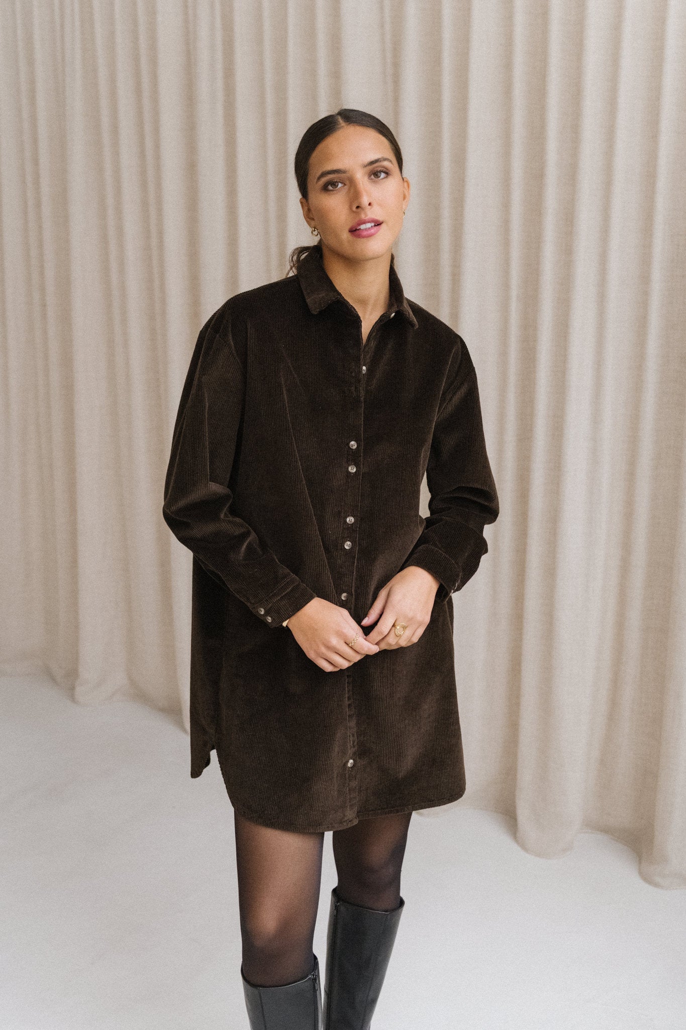 Robe chemise velours oversize en coton bio | chocolat "Jeanne"