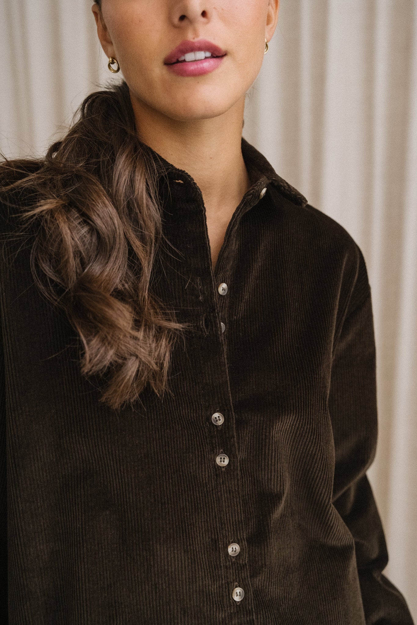 Robe chemise velours oversize en coton bio | chocolat "Jeanne"
