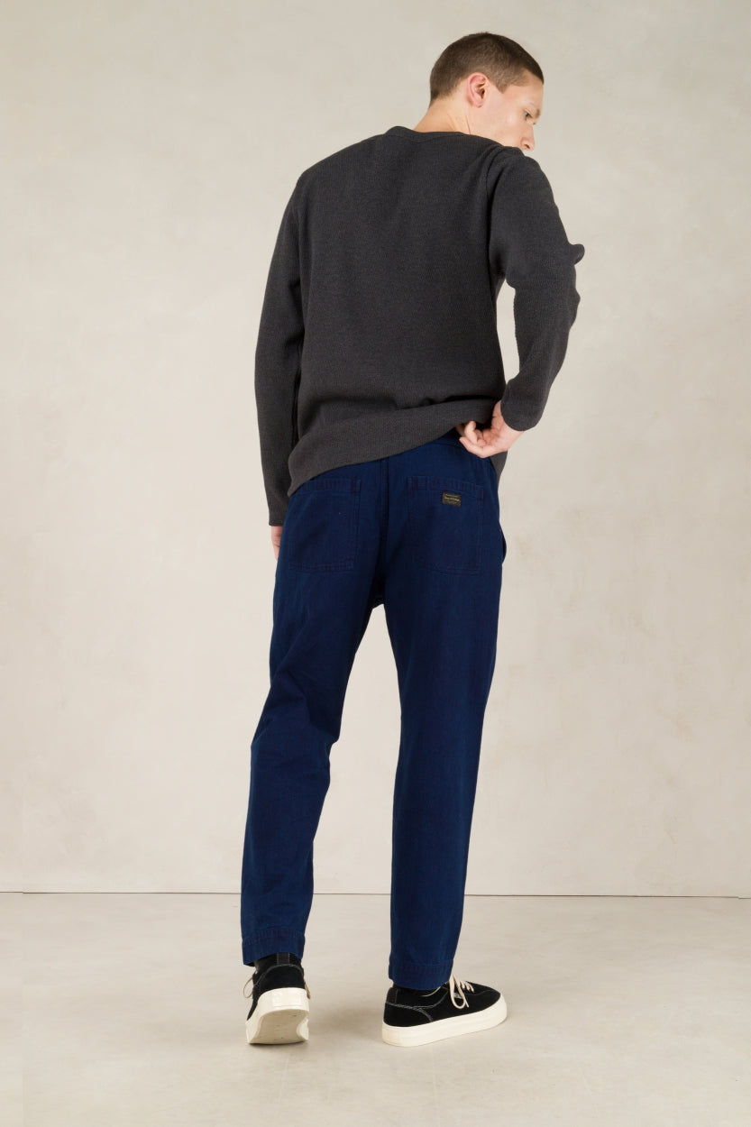 Pantalon droit en coton bio | Chevron bleu indigo "martin indigo herringbone"